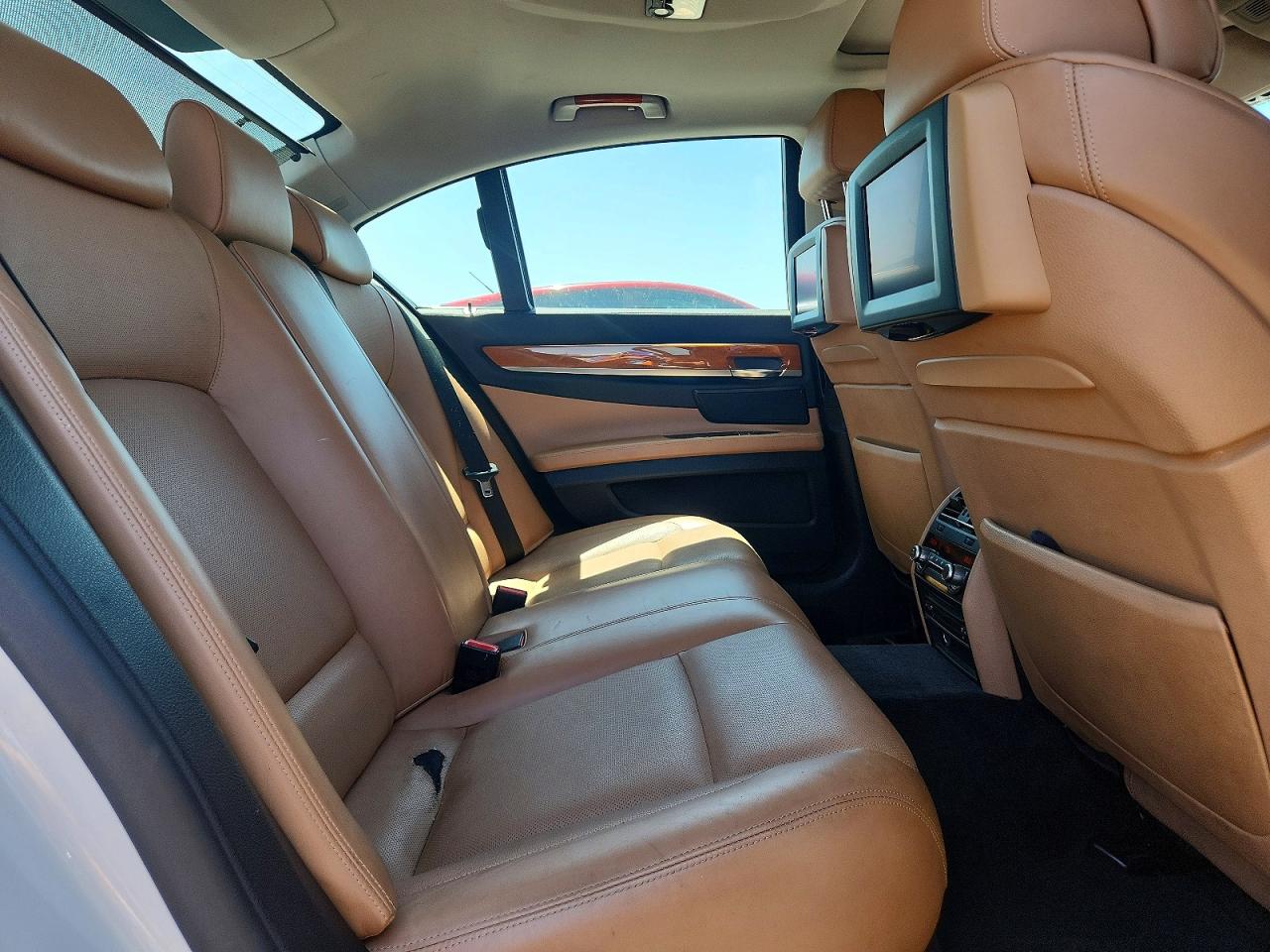 2011 Bmw Alpina B7 Белый vin: WBAKA8C5XBCY37106