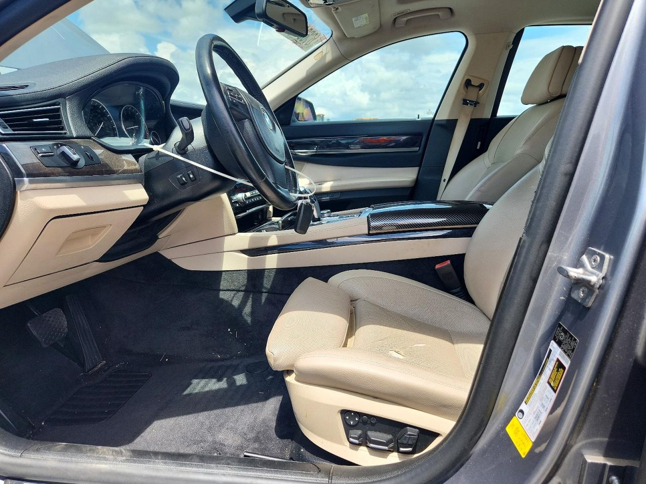2011 Bmw 740 Li Серый vin: WBAKB4C54BC574889