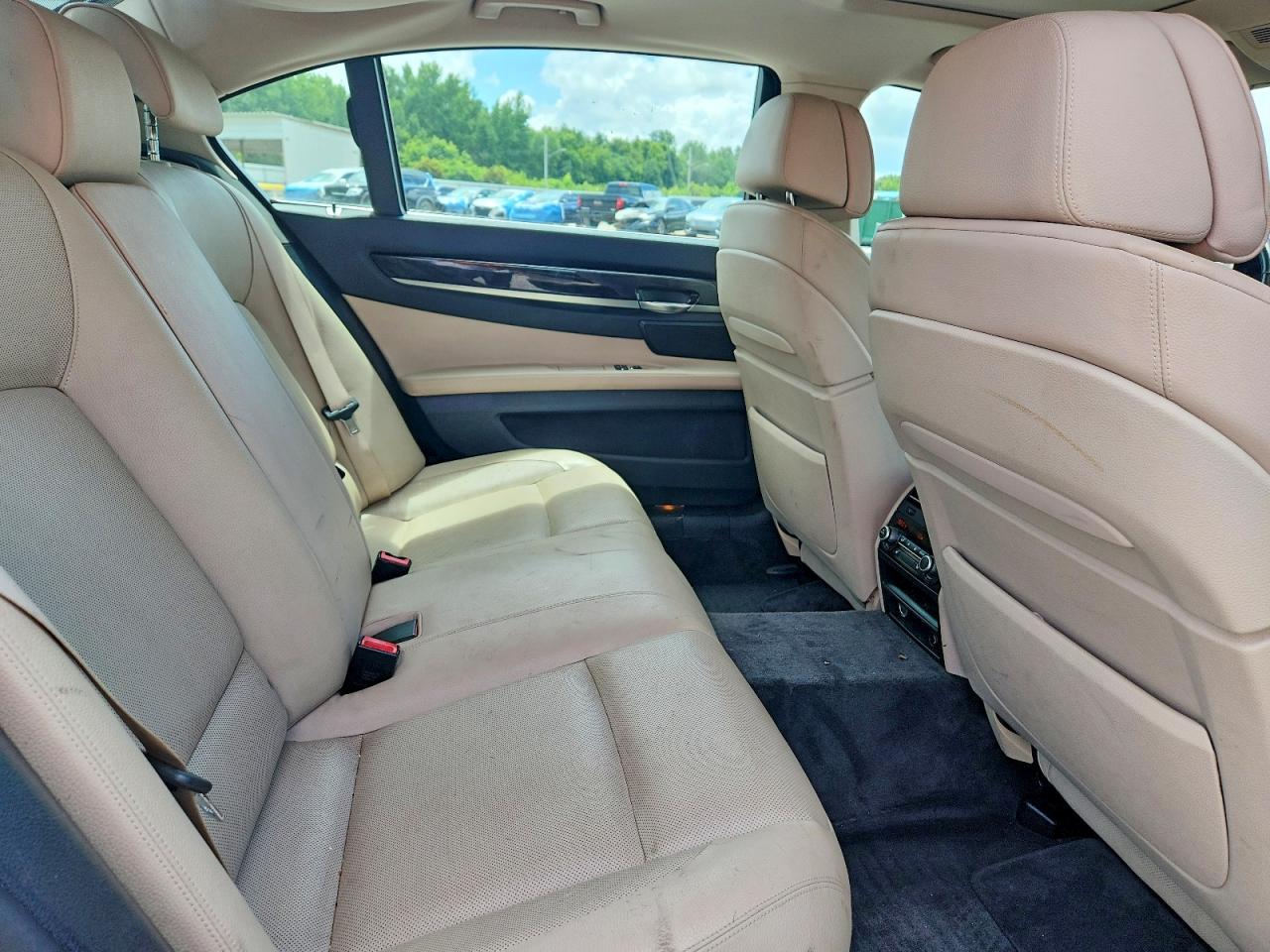 2011 Bmw 740 Li Серый vin: WBAKB4C54BC574889