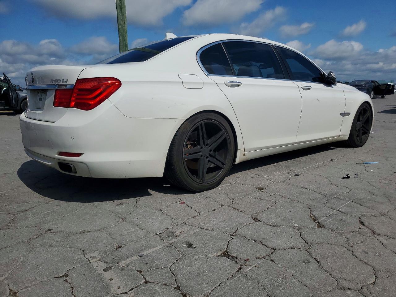 2012 Bmw 740 Li Белый vin: WBAKB4C56CC576533