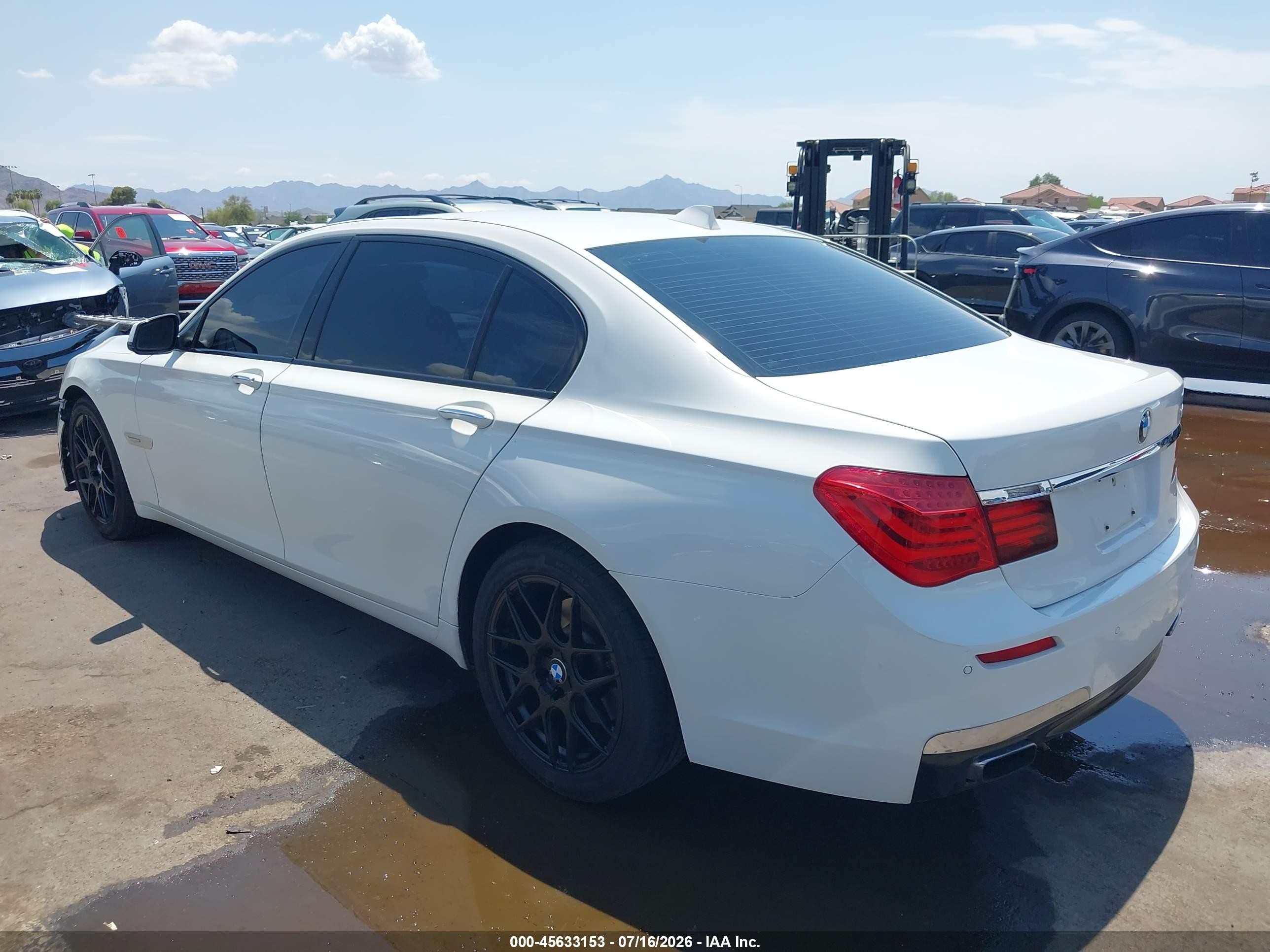 2011 Bmw 740li   White vin: WBAKB4C59BC392962
