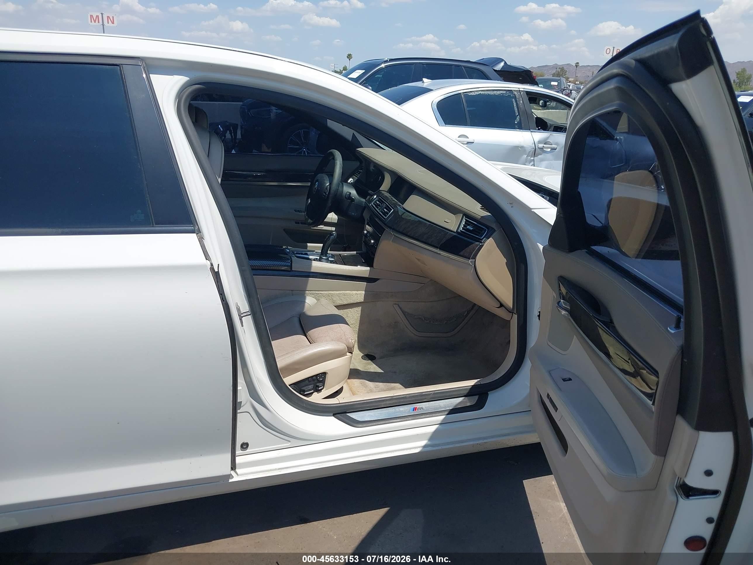 2011 Bmw 740li   White vin: WBAKB4C59BC392962