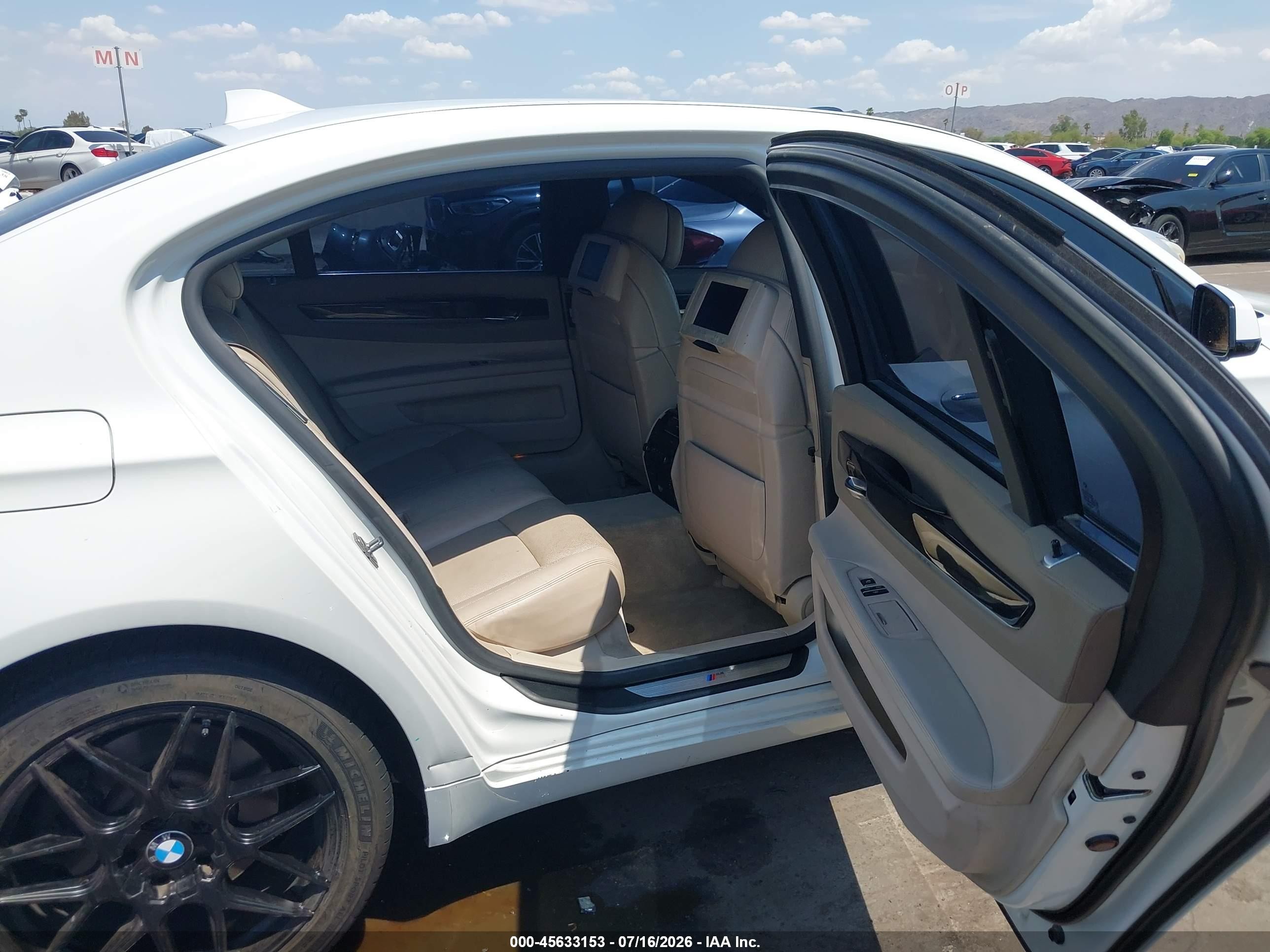 2011 Bmw 740li   White vin: WBAKB4C59BC392962