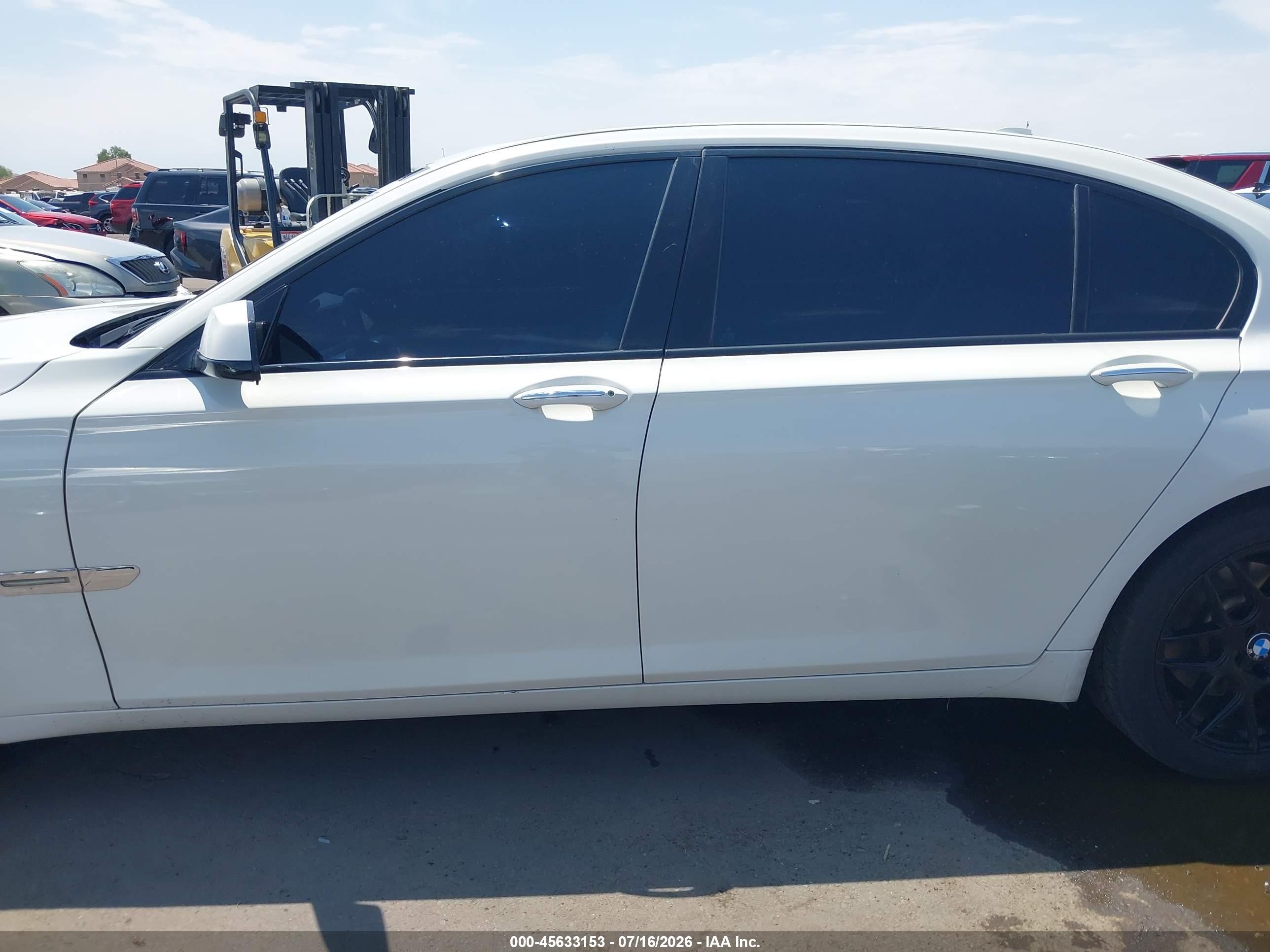 2011 Bmw 740li   White vin: WBAKB4C59BC392962