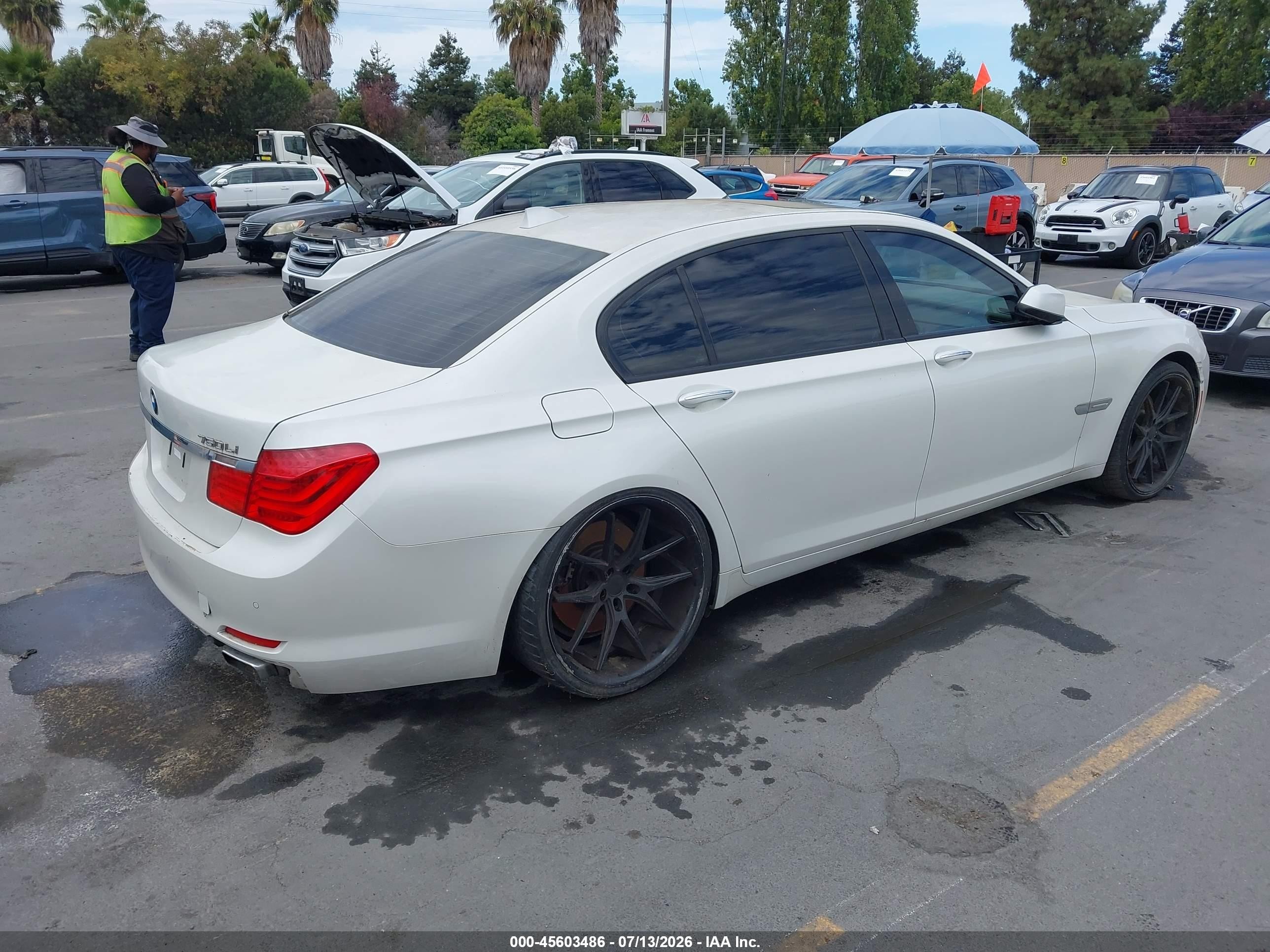 2009 Bmw 750li   White vin: WBAKB83519CY58773