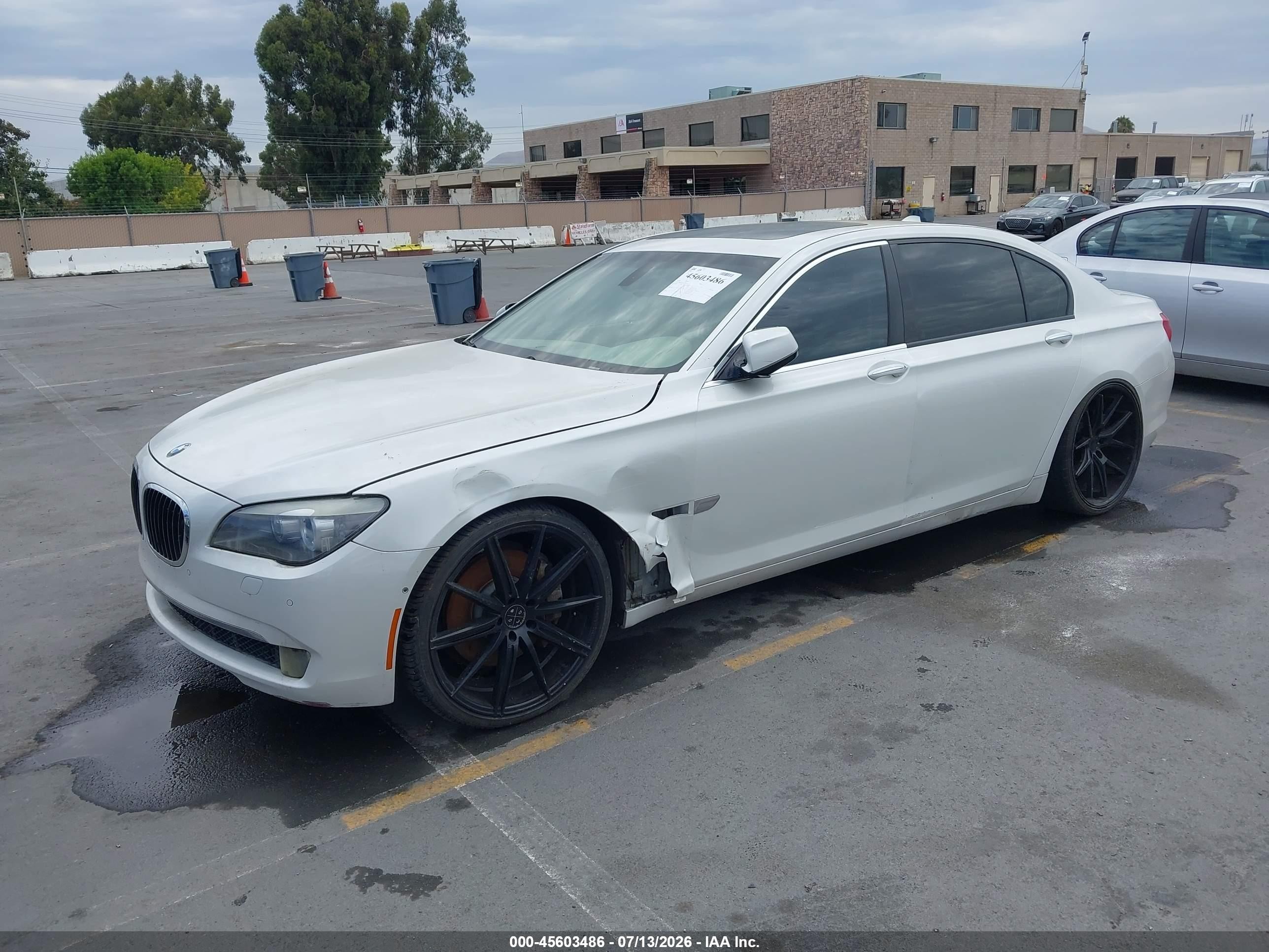 2009 Bmw 750li   White vin: WBAKB83519CY58773