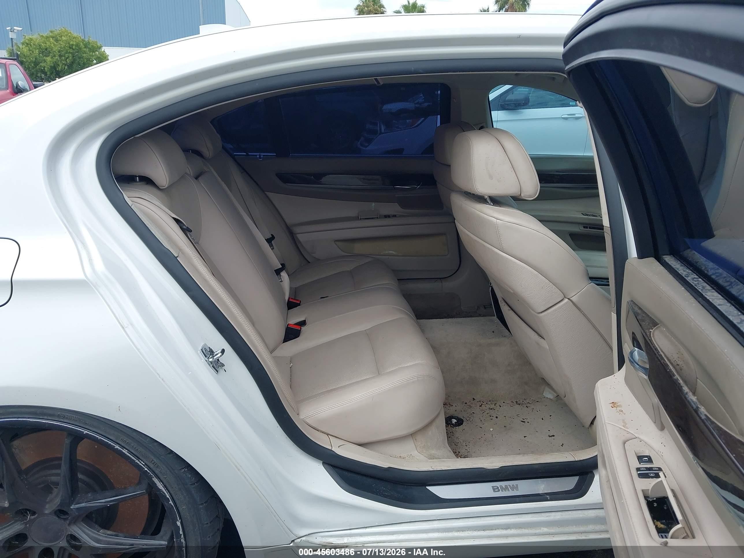 2009 Bmw 750li   White vin: WBAKB83519CY58773