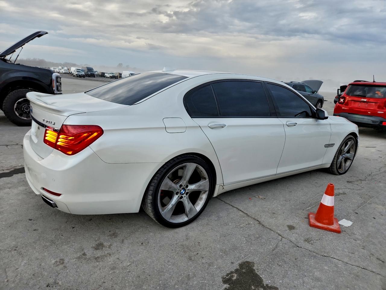 2009 Bmw 750 Li Белый vin: WBAKB83539CY60217