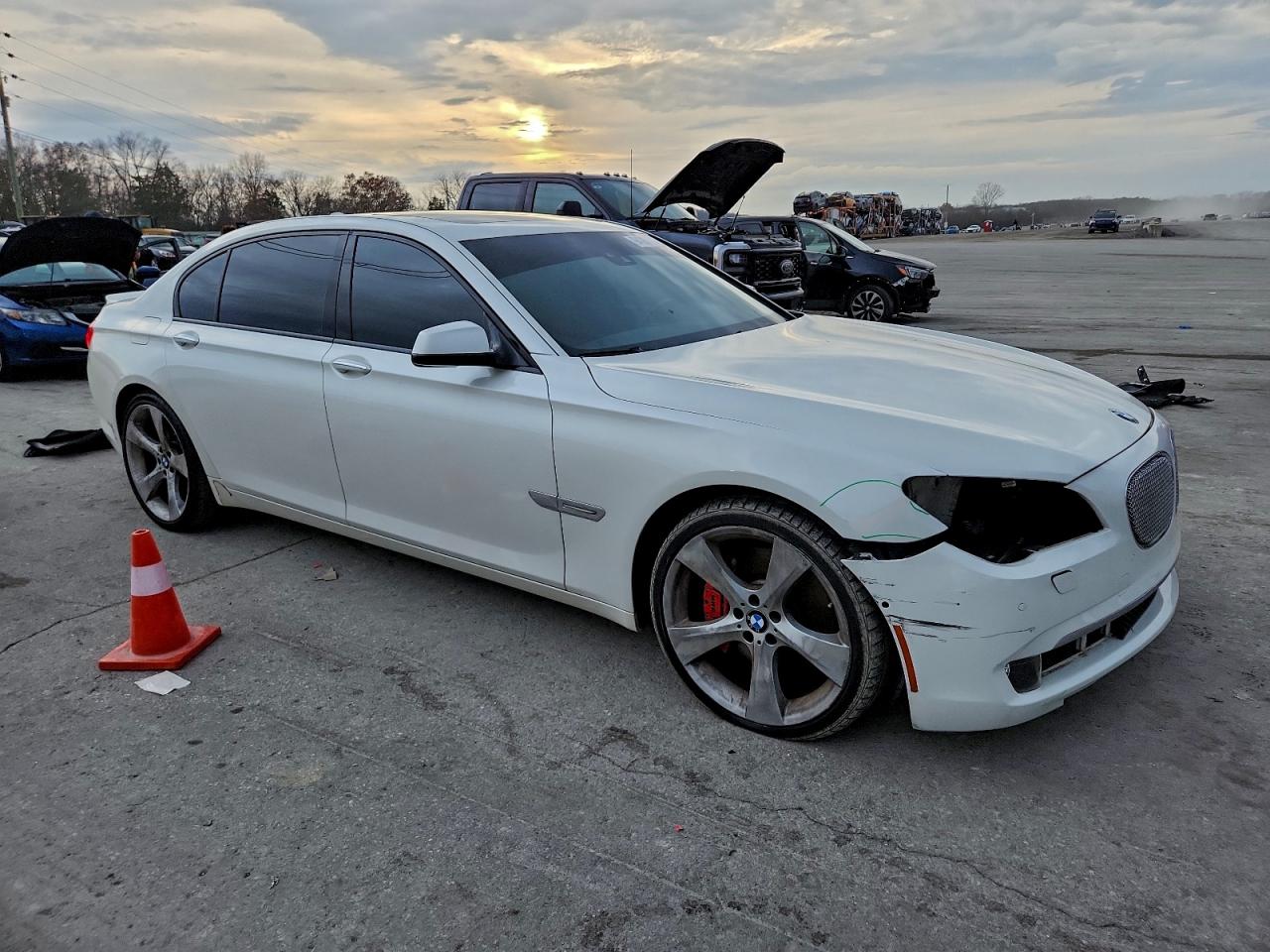 2009 Bmw 750 Li Белый vin: WBAKB83539CY60217