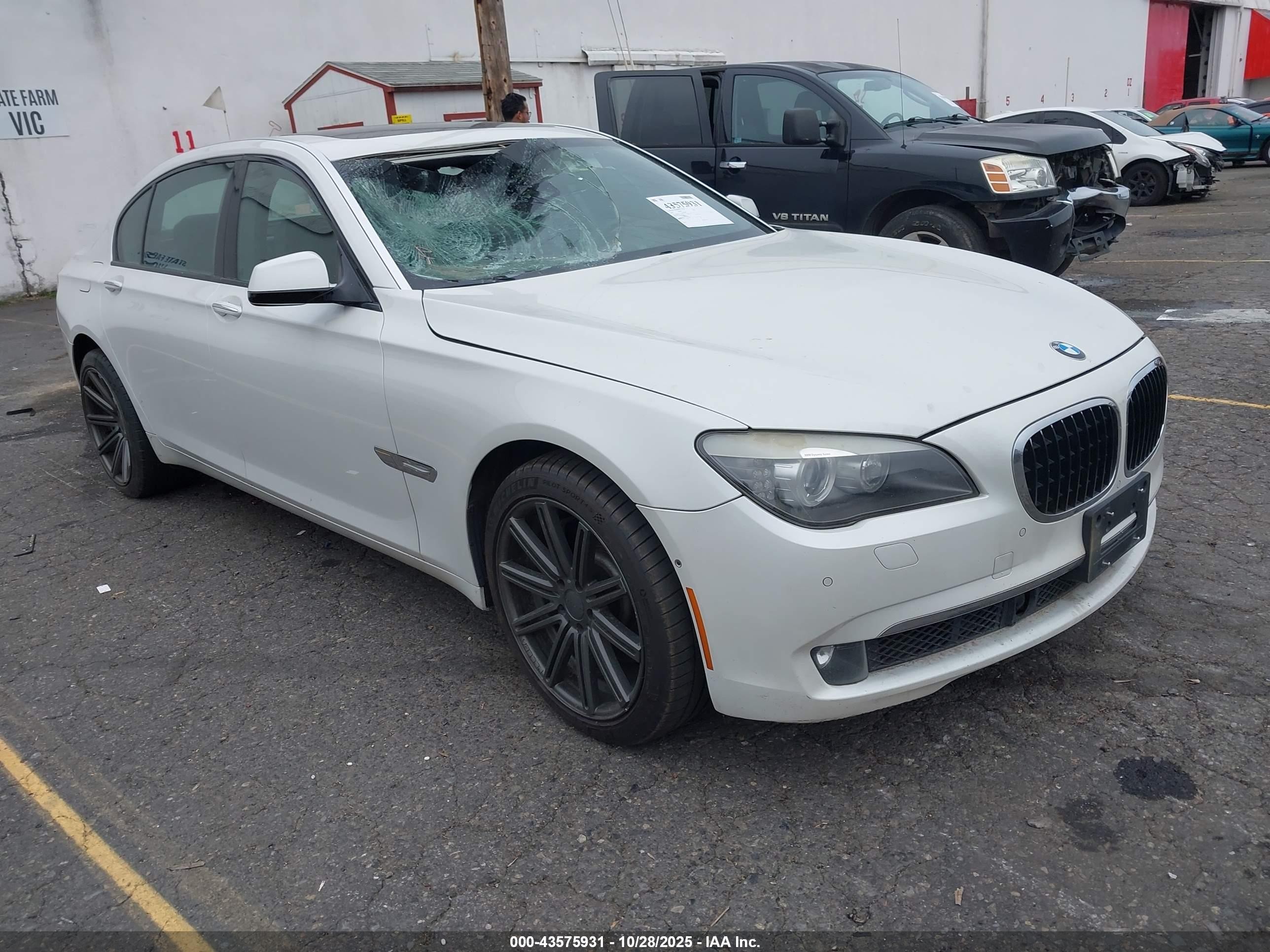 2009 Bmw 750li   White vin: WBAKB83549CY59299