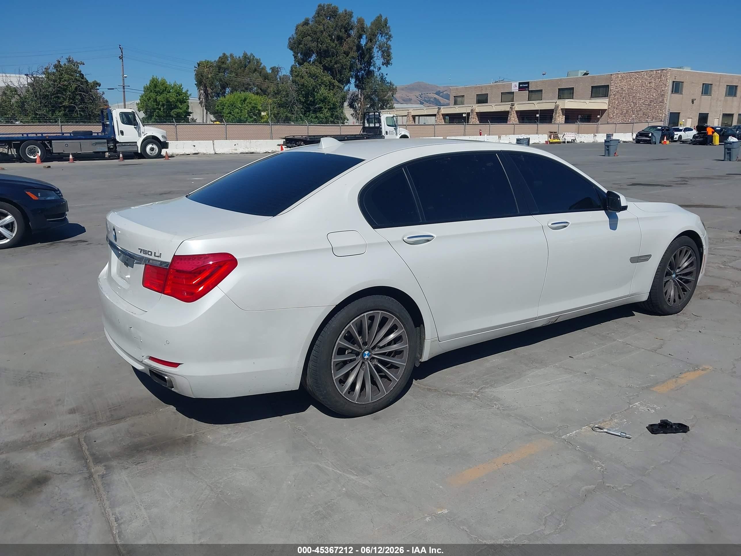 2009 Bmw 750li   White vin: WBAKB83549CY60694
