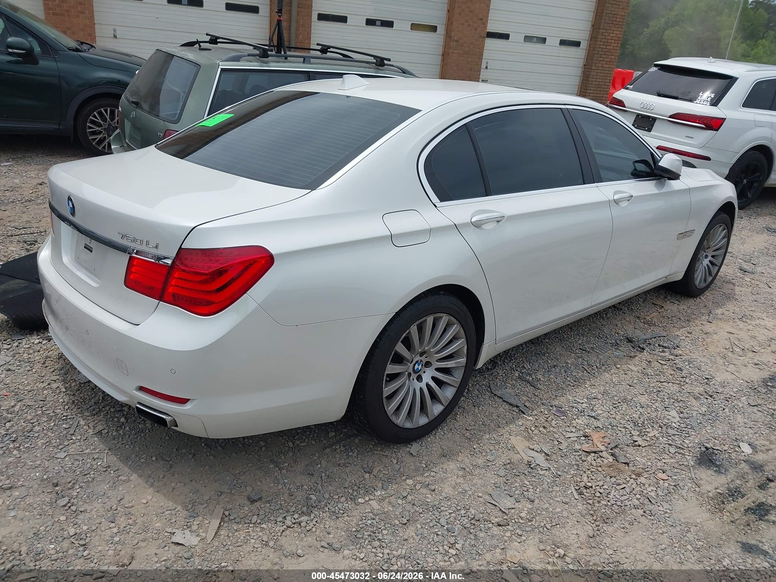 2009 Bmw 750li   White vin: WBAKB83549CY61604