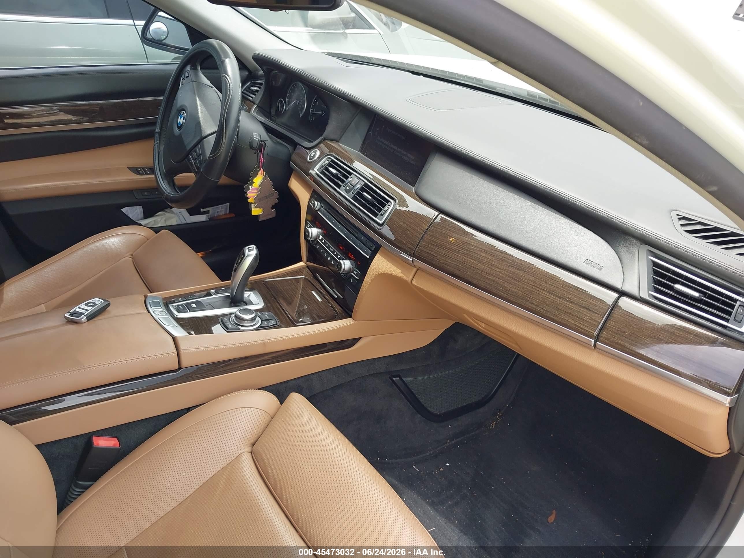 2009 Bmw 750li   White vin: WBAKB83549CY61604