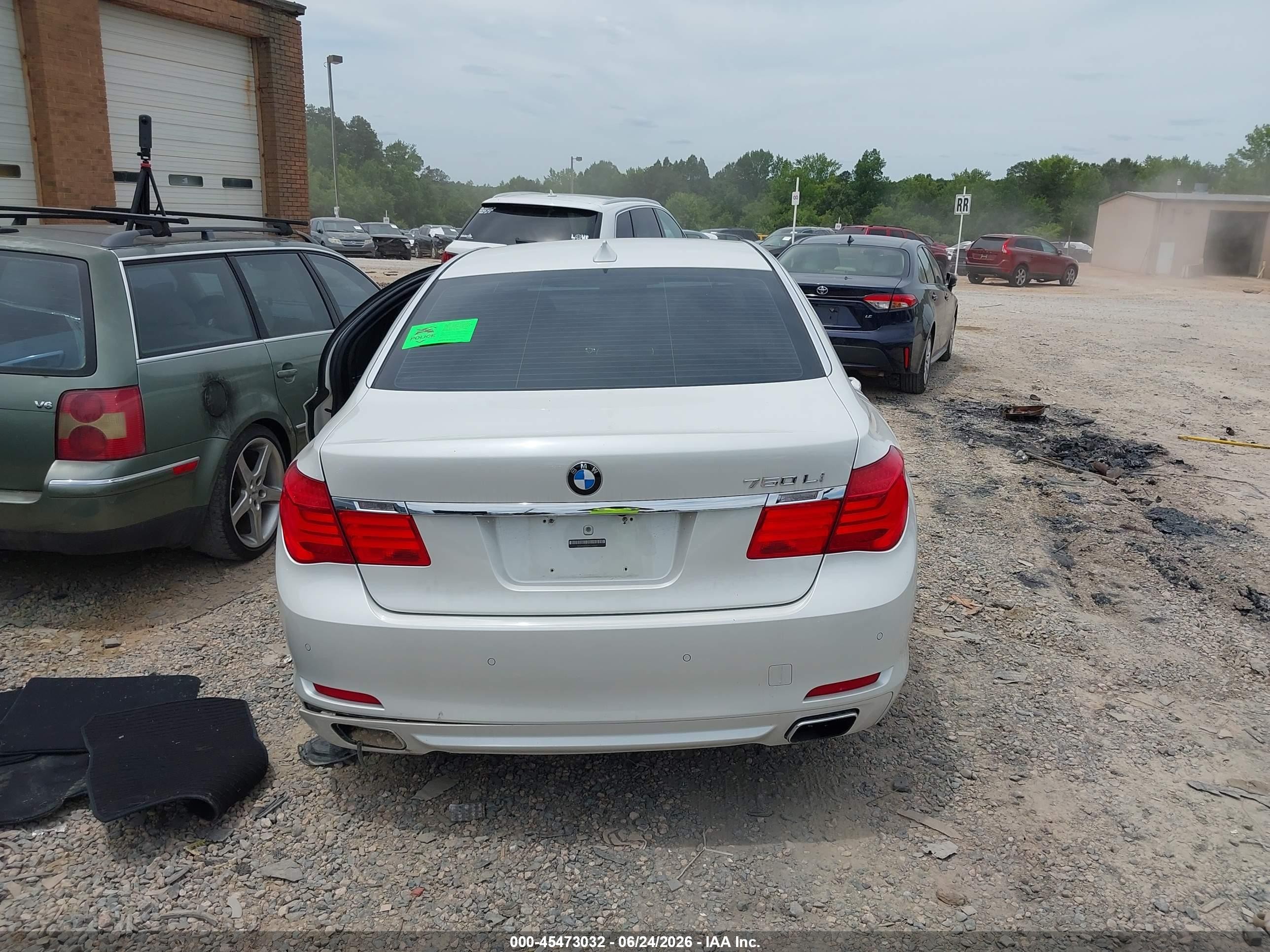 2009 Bmw 750li   White vin: WBAKB83549CY61604