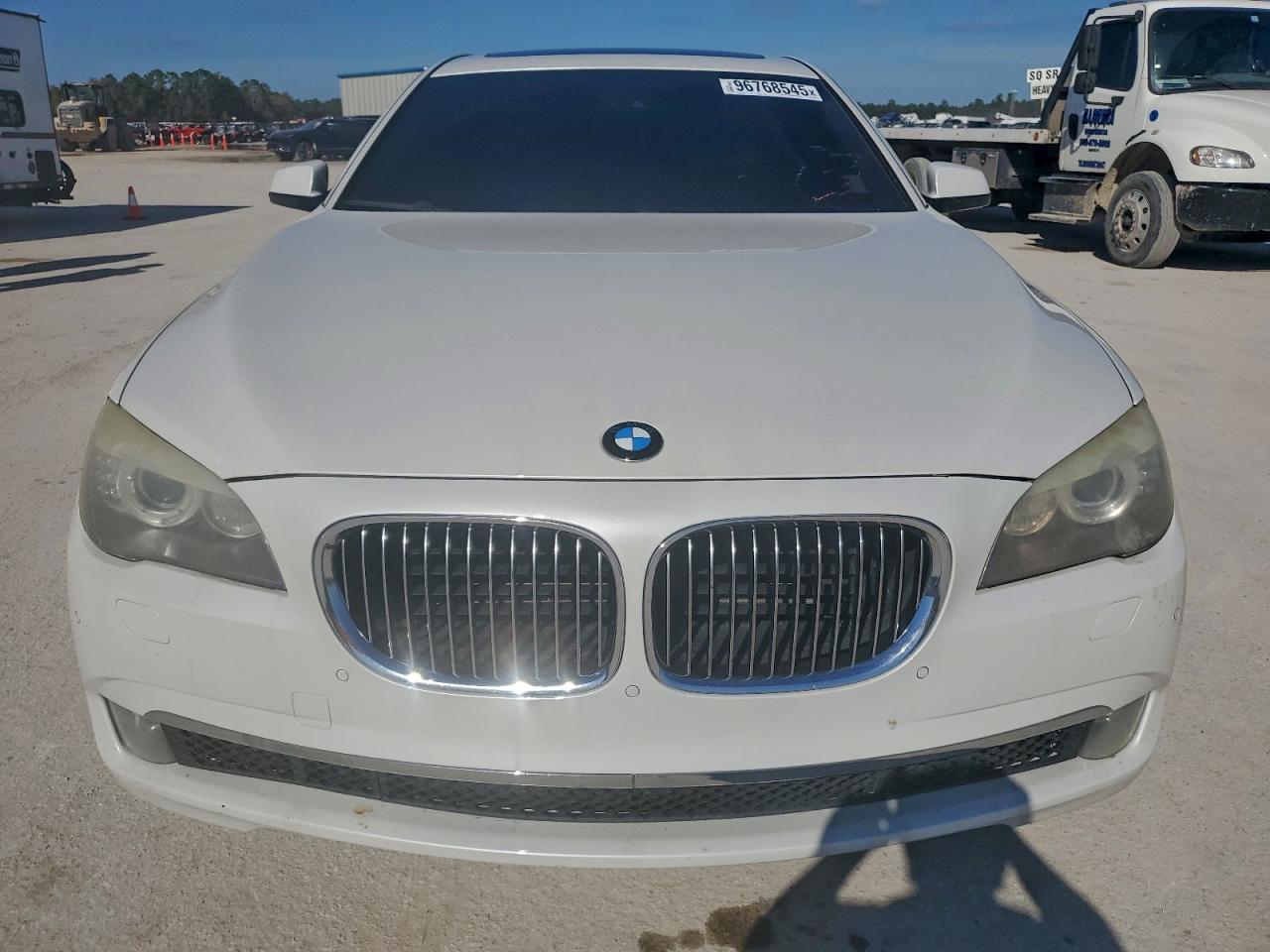 2009 Bmw 750 Li Белый vin: WBAKB83559CY62003