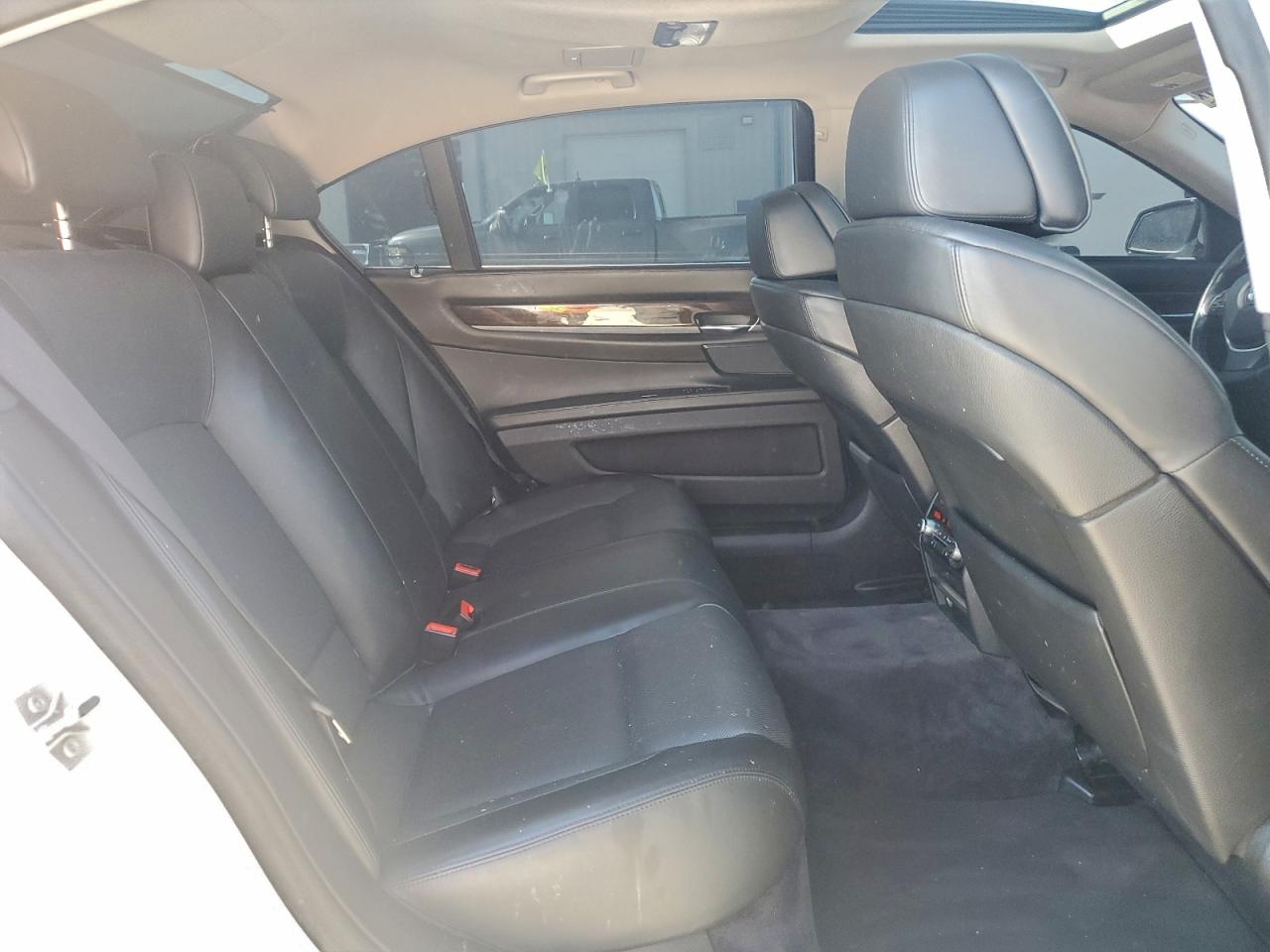 2009 Bmw 750 Li Белый vin: WBAKB83559CY62003