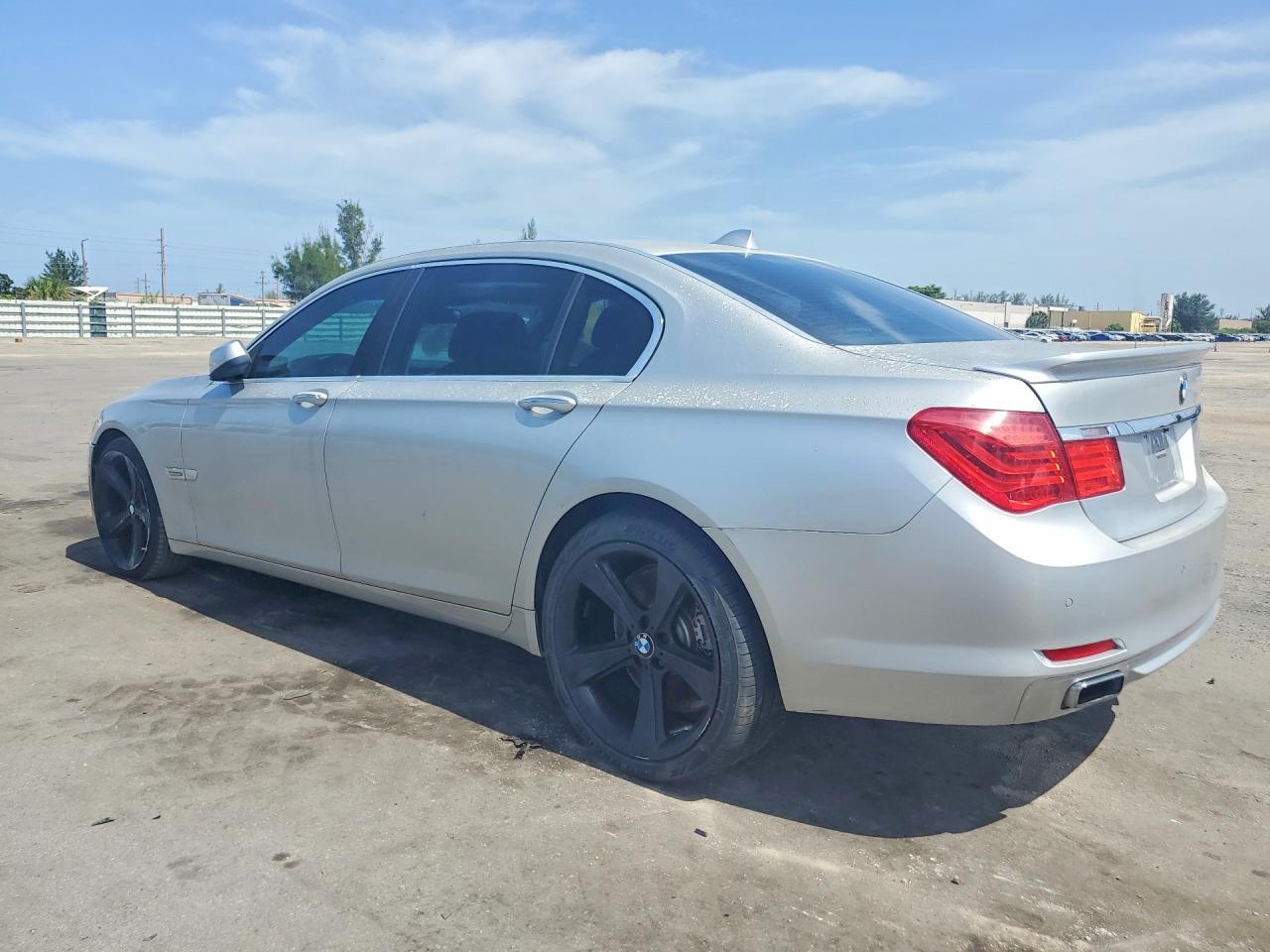 2009 Bmw 750 Li Серебряный vin: WBAKB83569CY57182