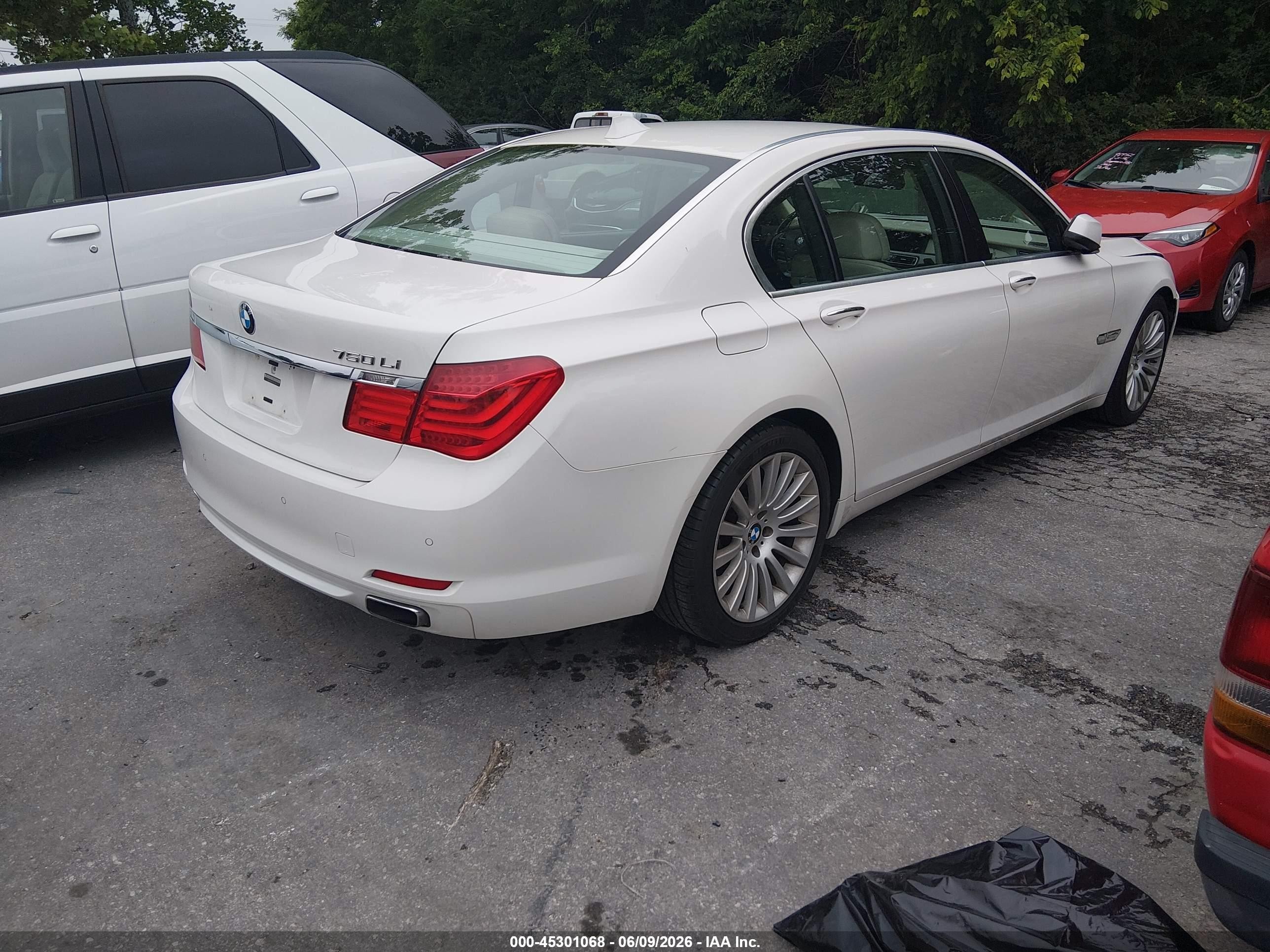 2009 Bmw 750li   Белый vin: WBAKB83579CY62634