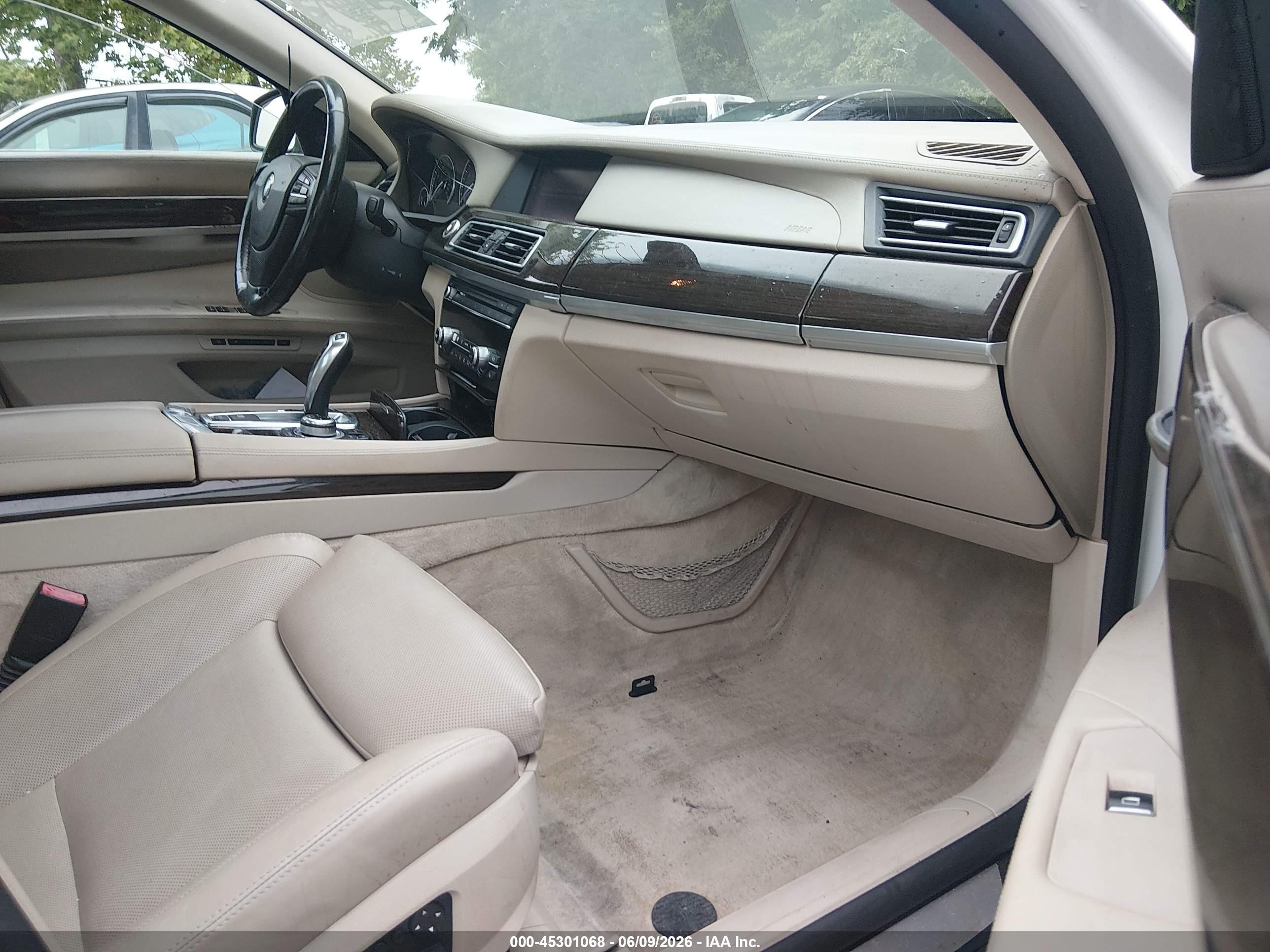 2009 Bmw 750li   Белый vin: WBAKB83579CY62634