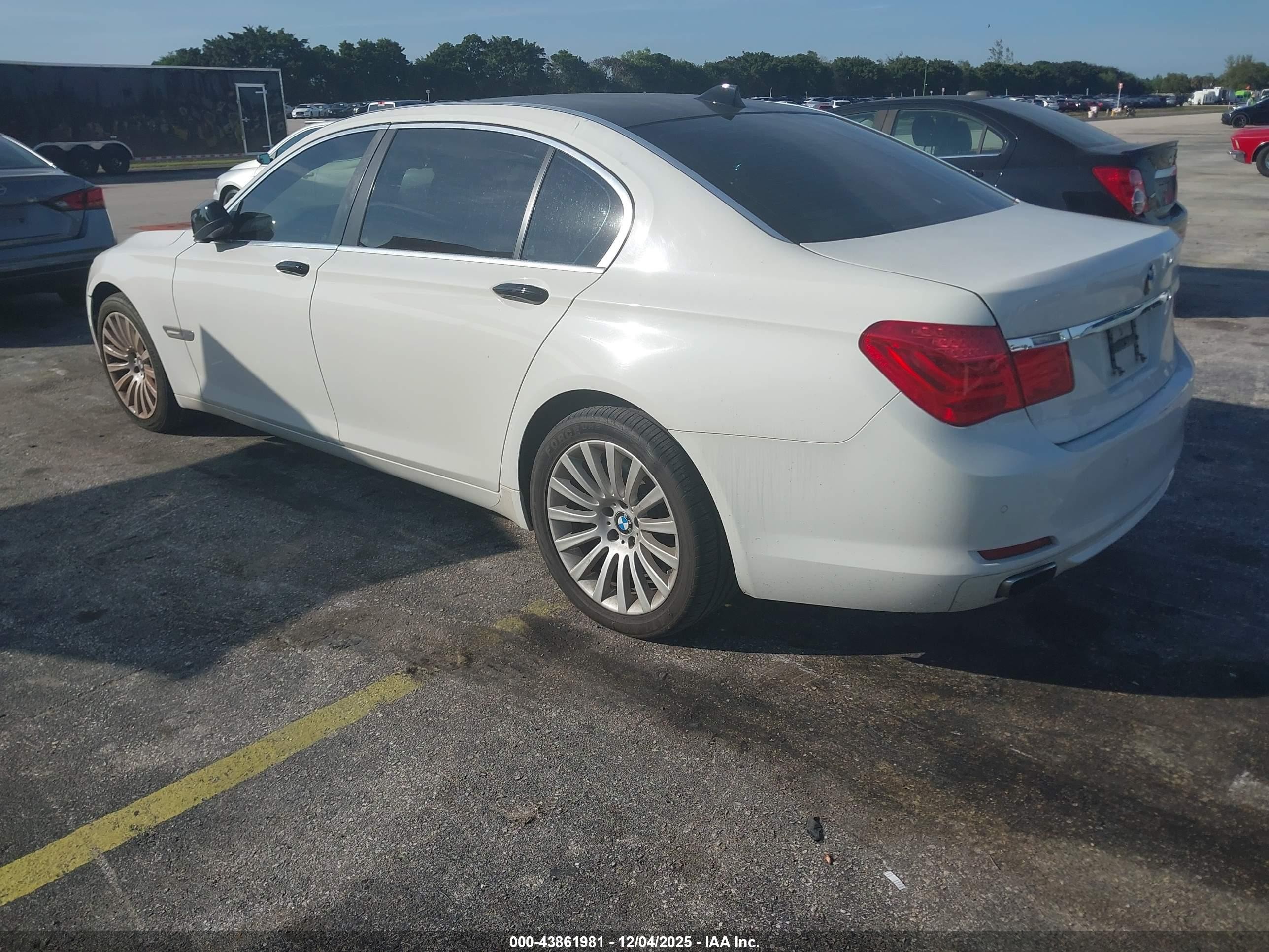 2009 Bmw 750li   White vin: WBAKB83589CY57488