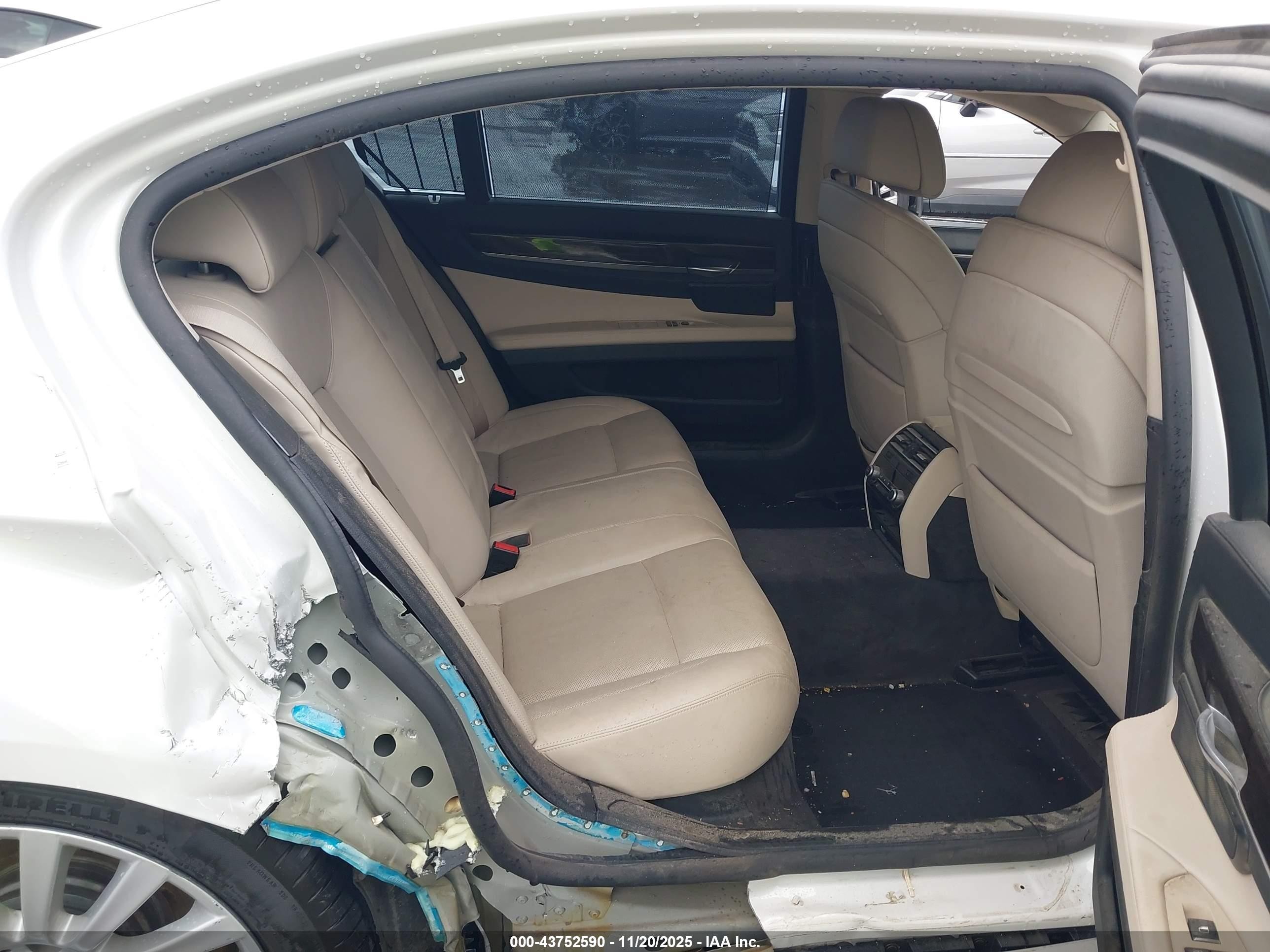 2009 Bmw 750li   White vin: WBAKB835X9CY57900