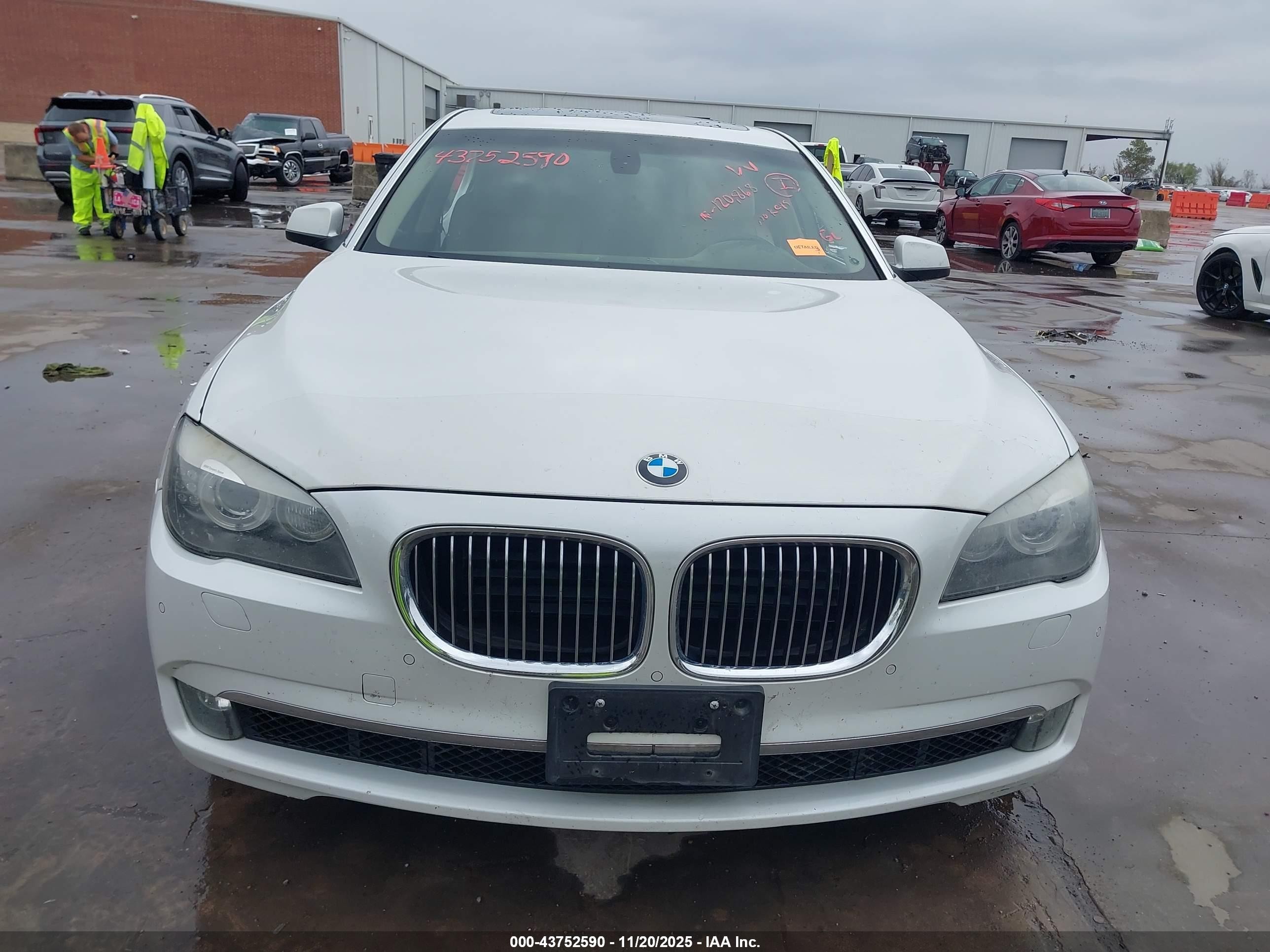 2009 Bmw 750li   White vin: WBAKB835X9CY57900