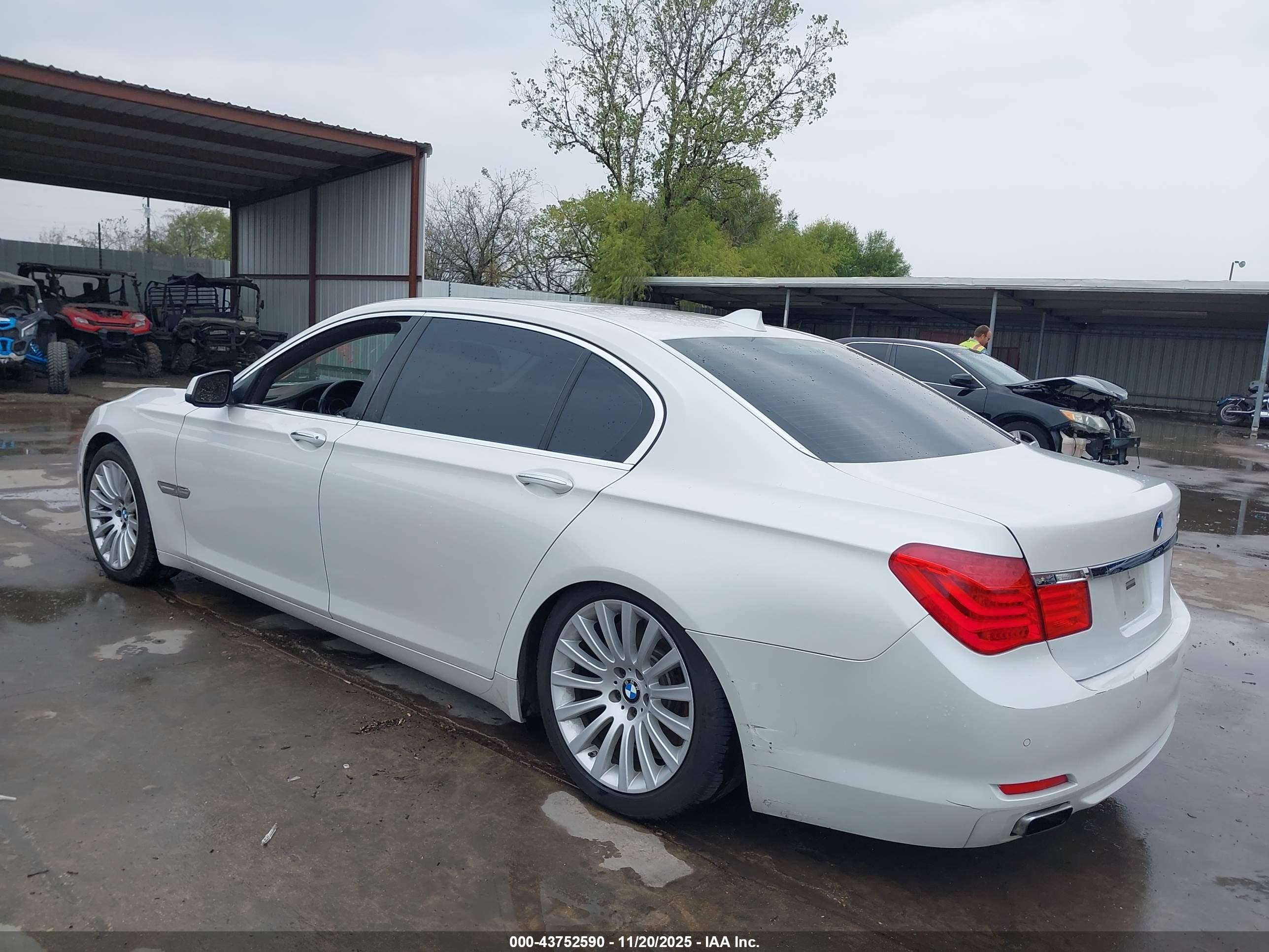 2009 Bmw 750li   White vin: WBAKB835X9CY57900