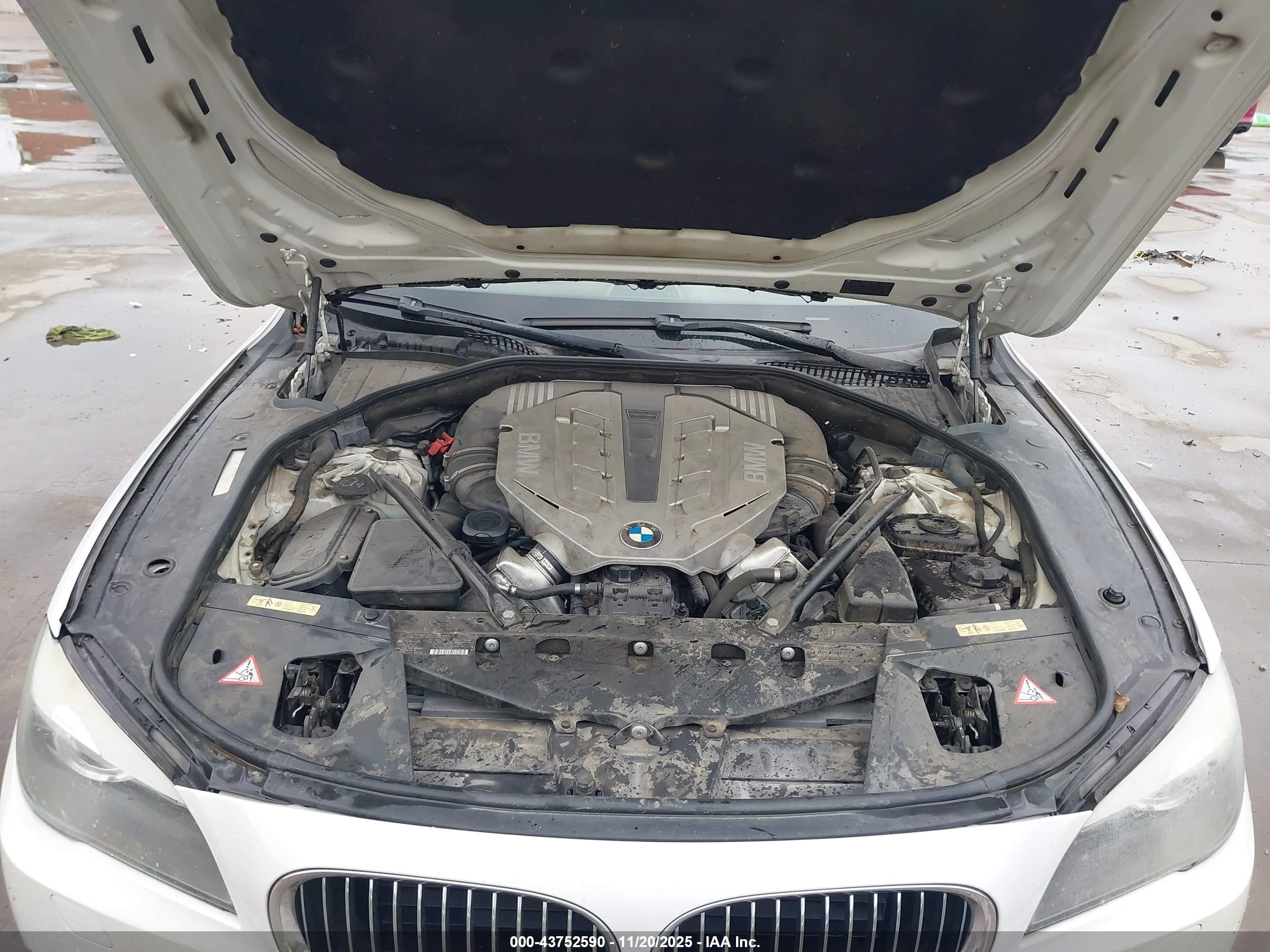 2009 Bmw 750li   White vin: WBAKB835X9CY57900