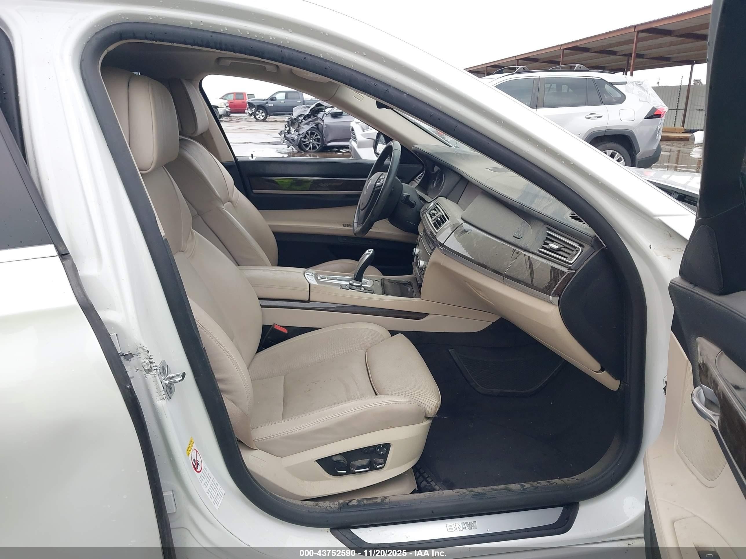 2009 Bmw 750li   White vin: WBAKB835X9CY57900