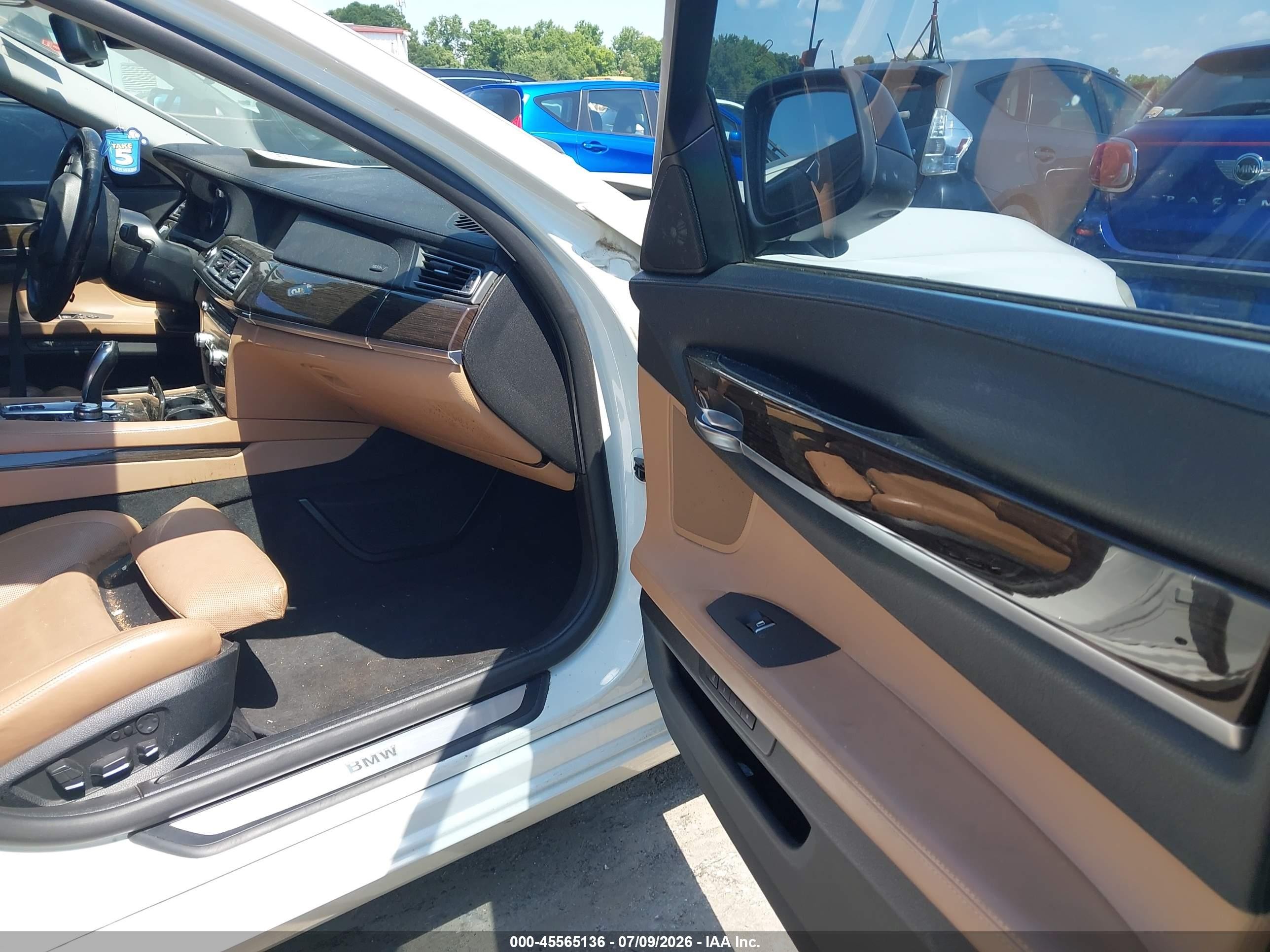 2012 Bmw 750li   Белый vin: WBAKB8C50CDX20417