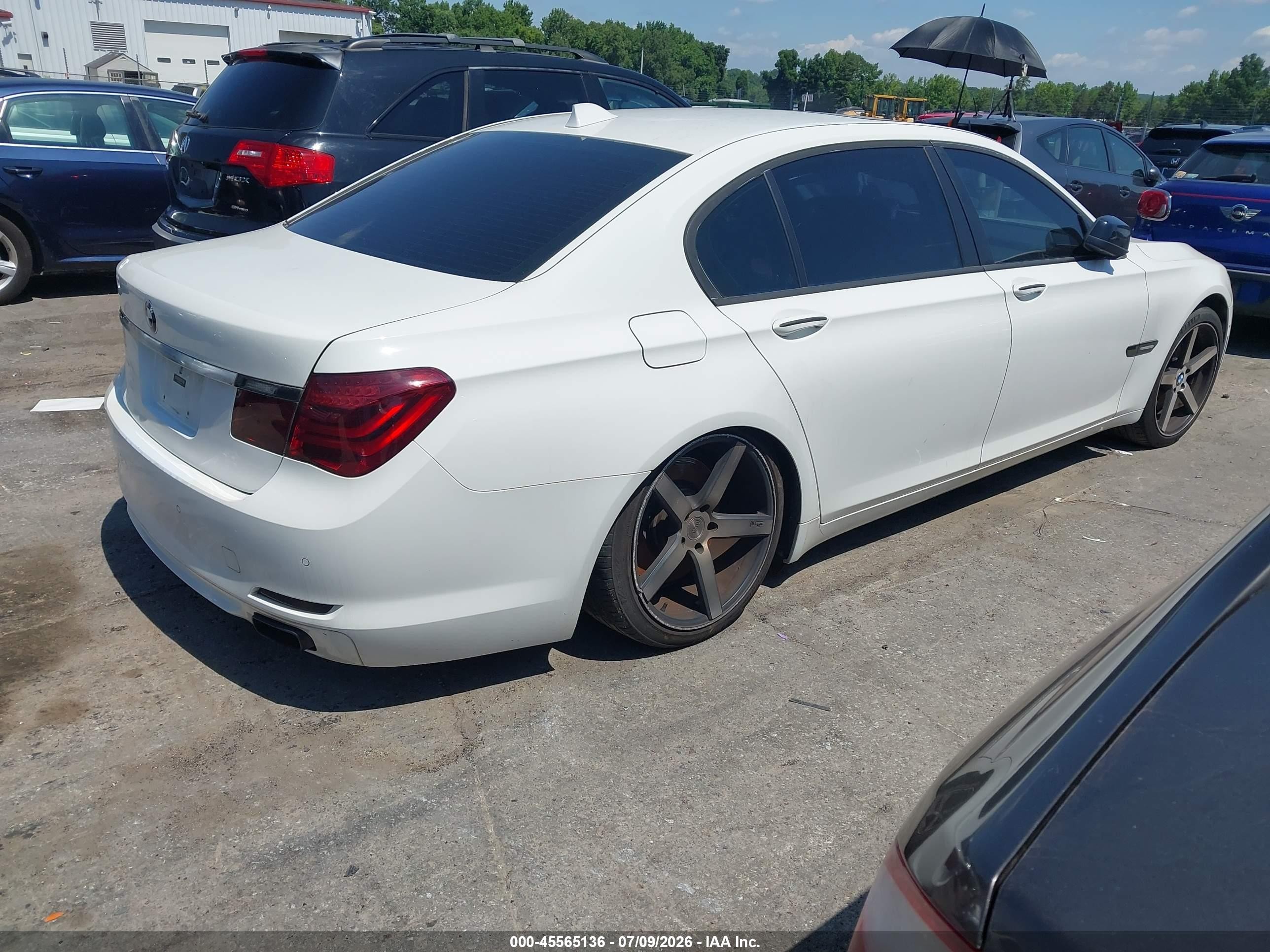 2012 Bmw 750li   Белый vin: WBAKB8C50CDX20417