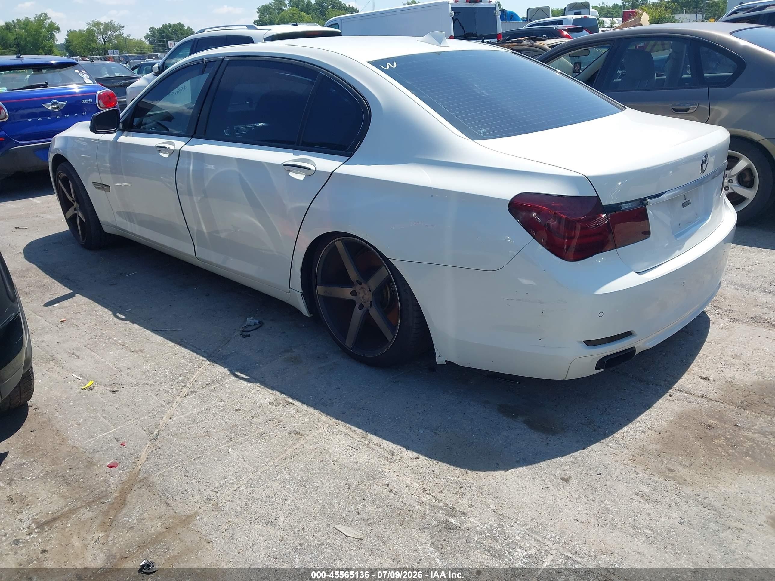 2012 Bmw 750li   Белый vin: WBAKB8C50CDX20417