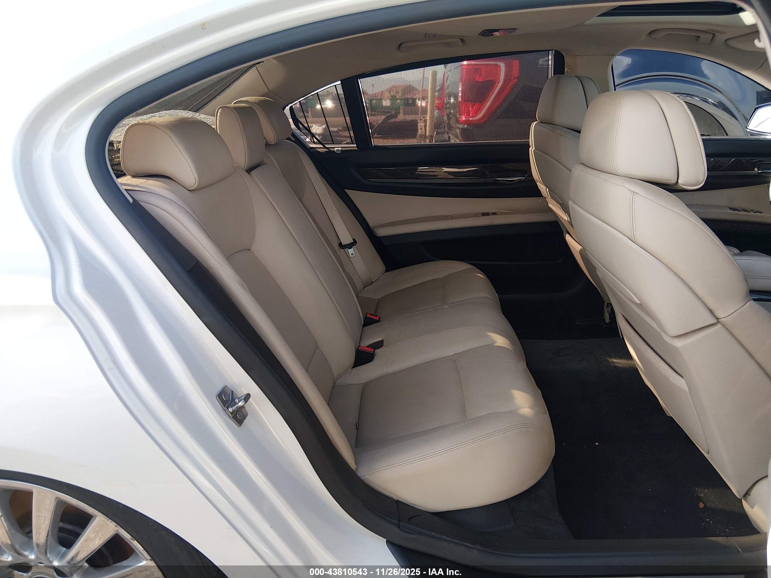 2010 Bmw 750li   White vin: WBAKB8C52ACY62724