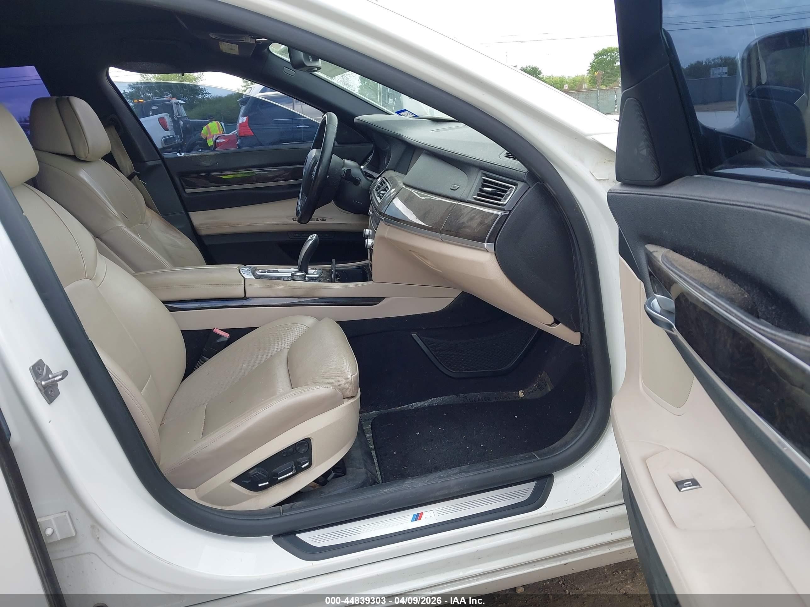 2012 Bmw 750li   White vin: WBAKB8C56CC964532