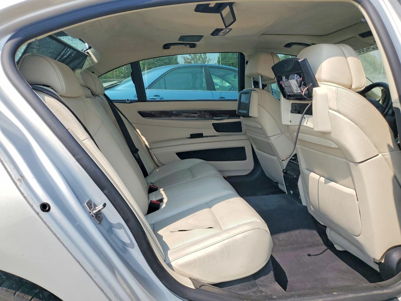 2012 Bmw 750 Li Cream vin: WBAKB8C57CC964118
