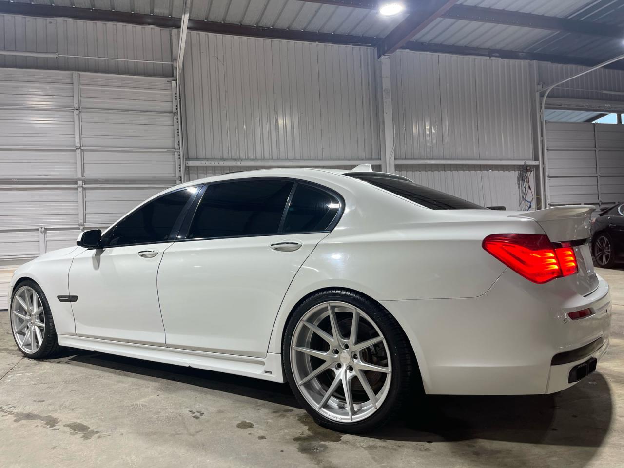 2010 Bmw 750 Li White vin: WBAKB8C58ACY64395