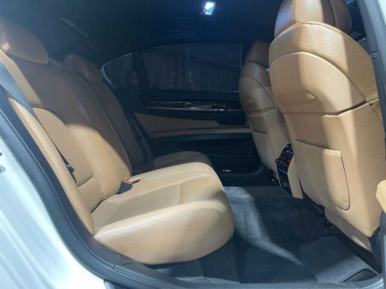 2010 Bmw 750 Li White vin: WBAKB8C58ACY64395
