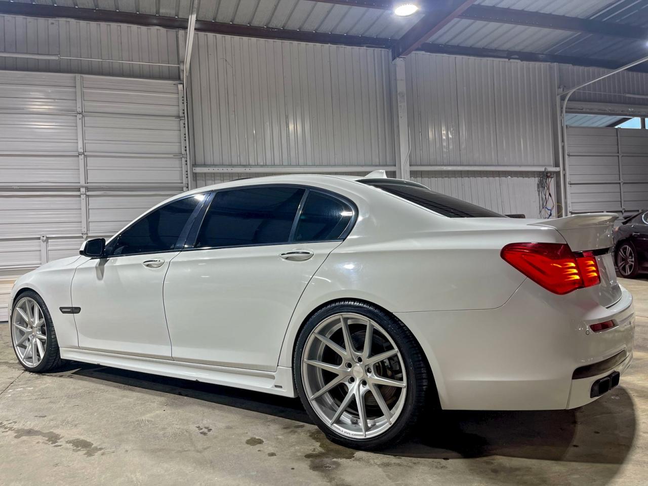 2010 Bmw 750 Li White vin: WBAKB8C58ACY64395