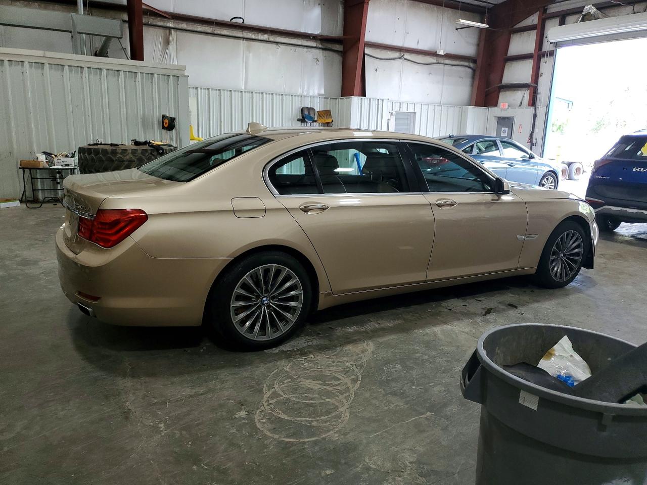2011 Bmw 750 Li Beige vin: WBAKB8C58BCY65905