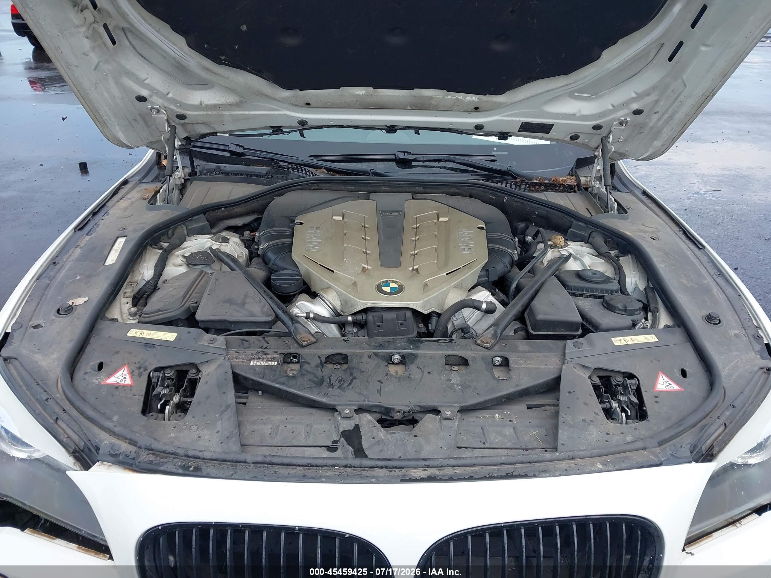 2010 Bmw 750li   White vin: WBAKB8C59ACY62994