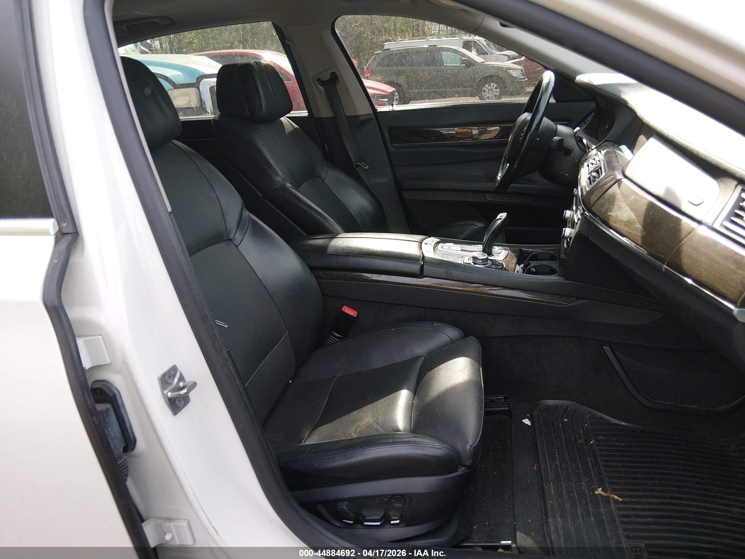 2012 Bmw 750li   Белый vin: WBAKB8C59CC963052