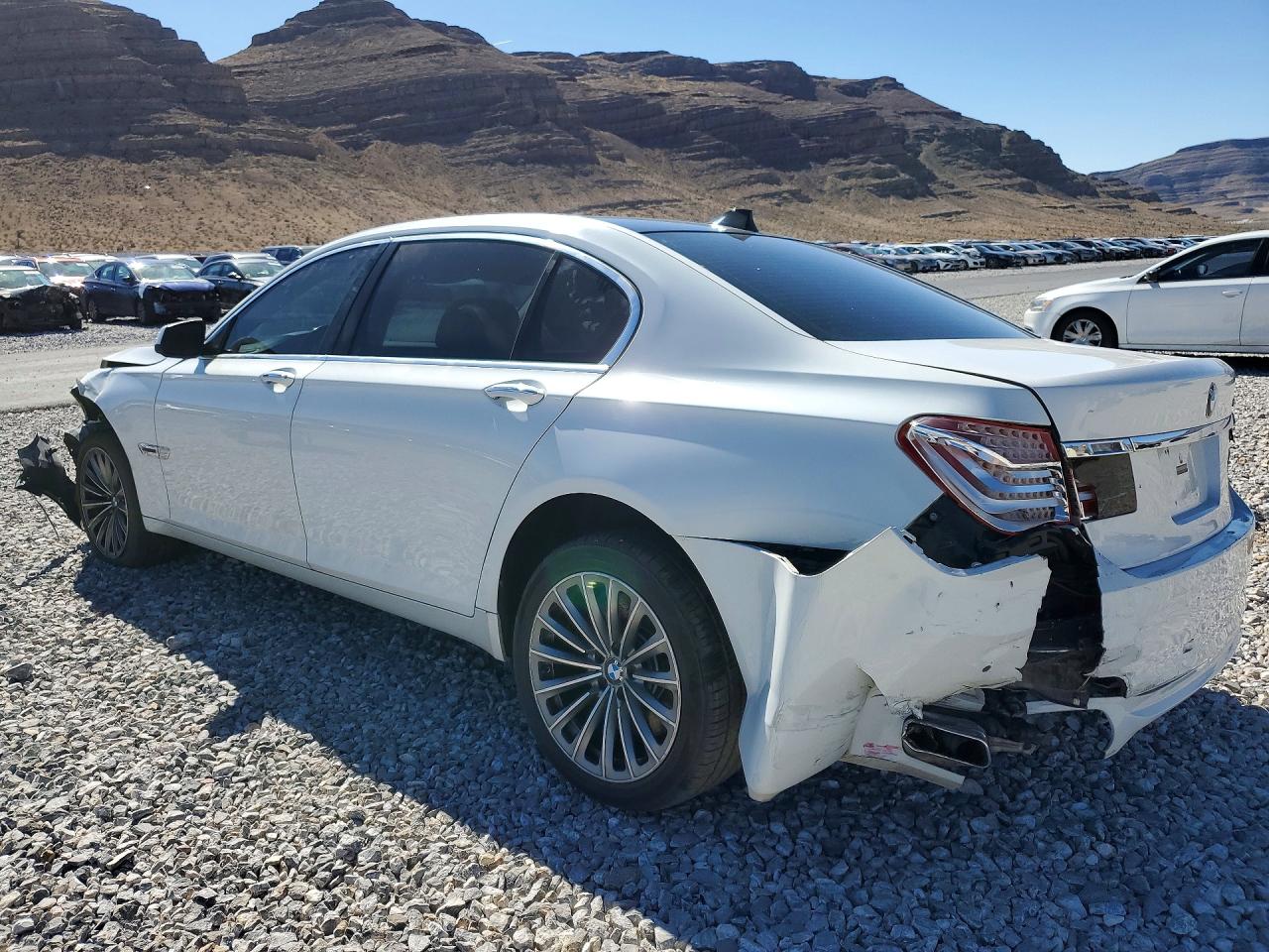 2011 Bmw 750 Li Белый vin: WBAKB8C5XBCY66957