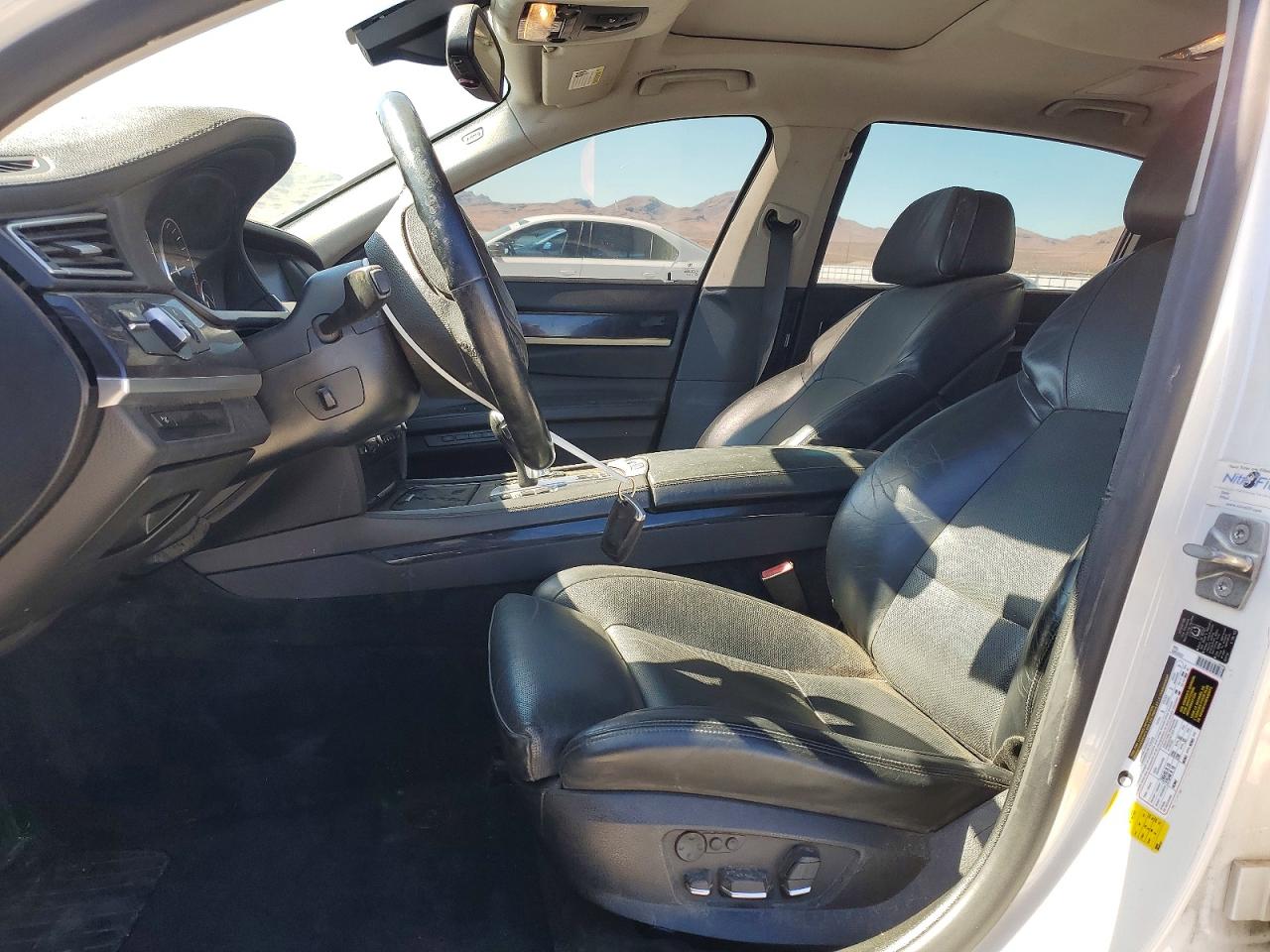 2011 Bmw 750 Li Белый vin: WBAKB8C5XBCY66957