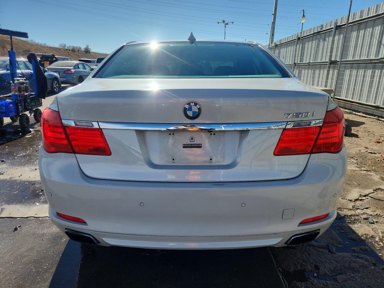2010 Bmw 750 I Xdrive White vin: WBAKC6C53ACL67725