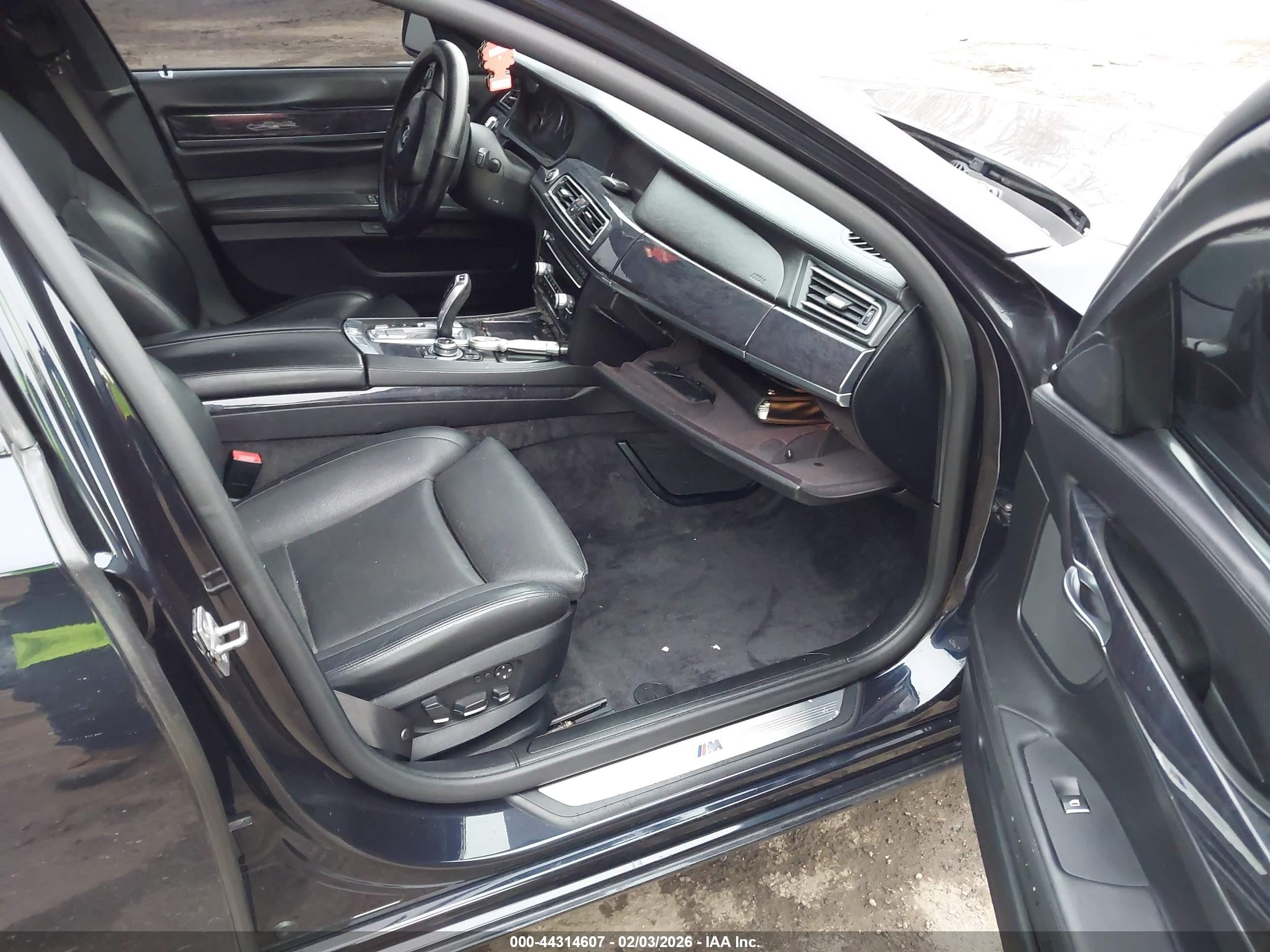 2010 Bmw 750 I Xdrive Black vin: WBAKC6C53acl67689