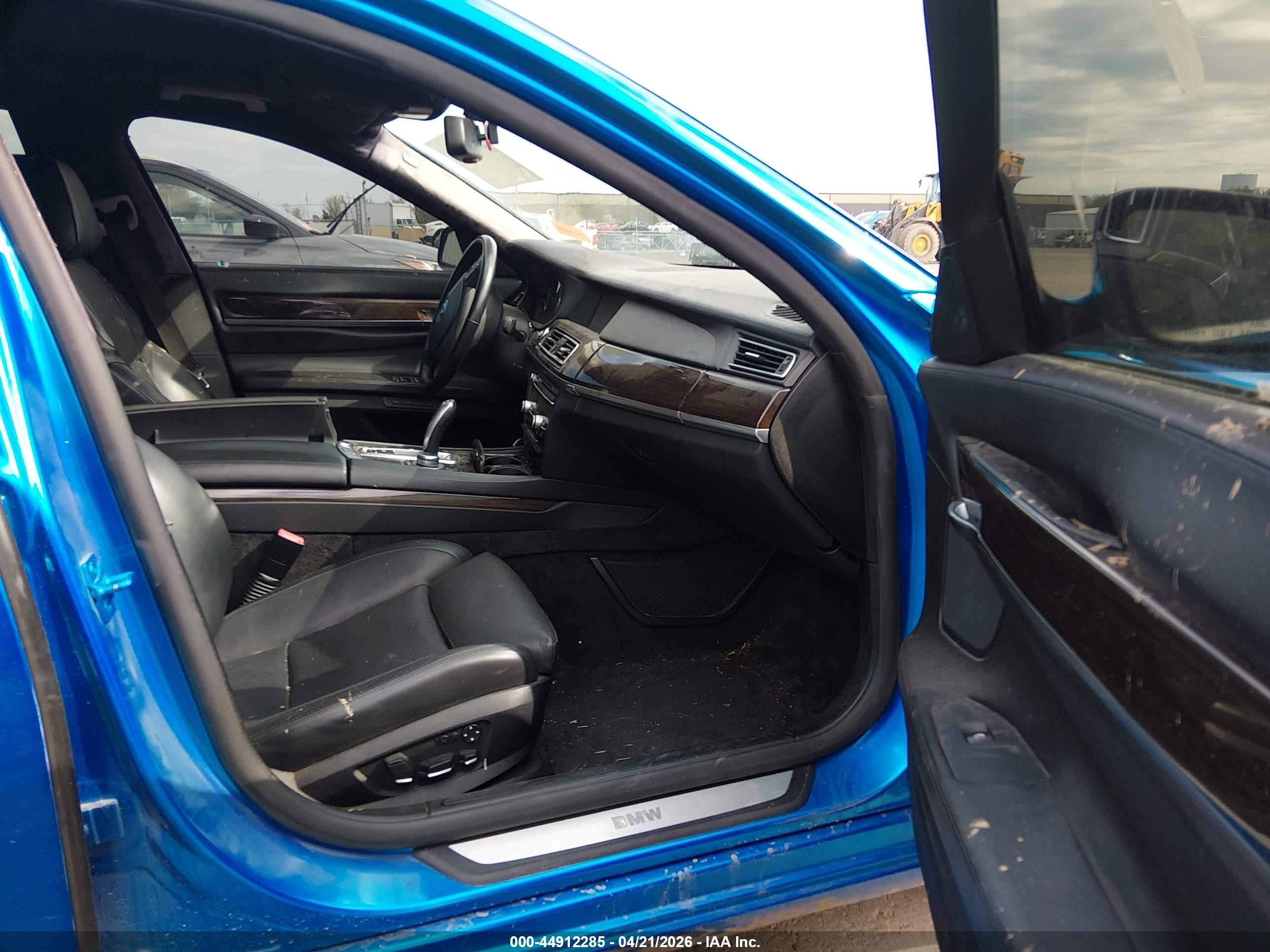2010 Bmw 750i Xdrive Blue vin: WBAKC6C54ACL67667