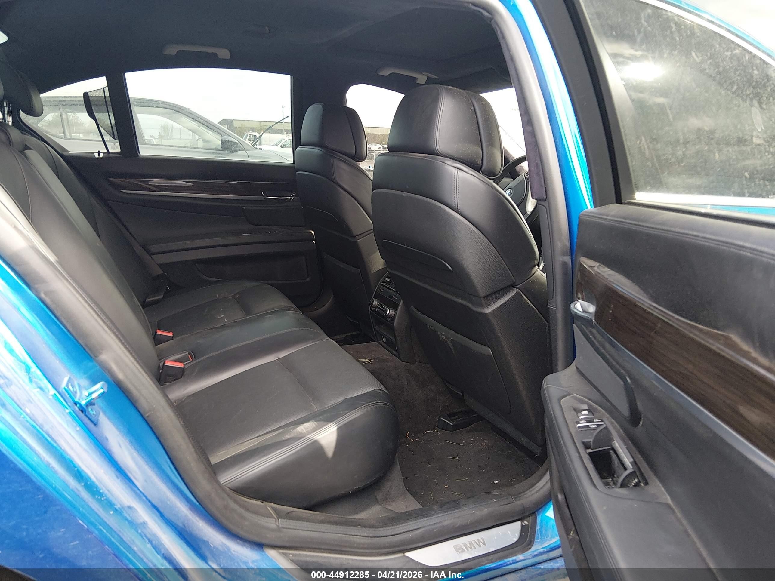 2010 Bmw 750i Xdrive Blue vin: WBAKC6C54ACL67667