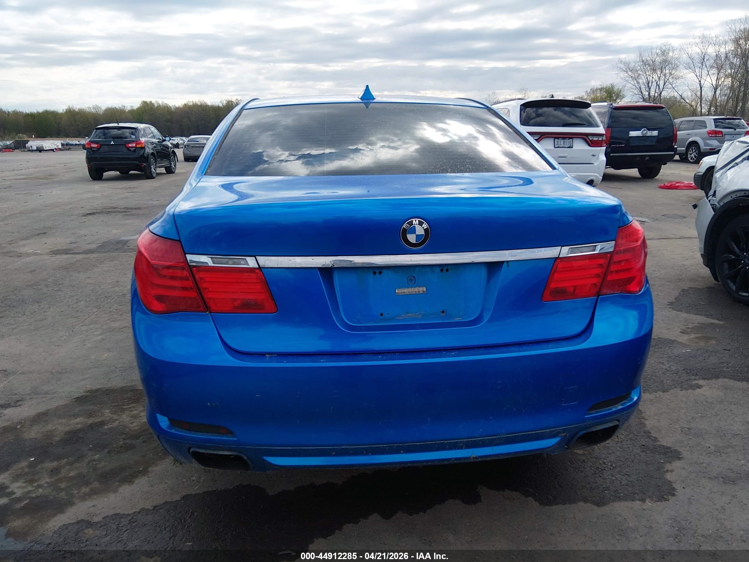 2010 Bmw 750i Xdrive Blue vin: WBAKC6C54ACL67667