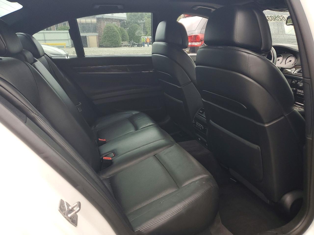 2012 Bmw 750 Xi White vin: WBAKC6C54CC396718