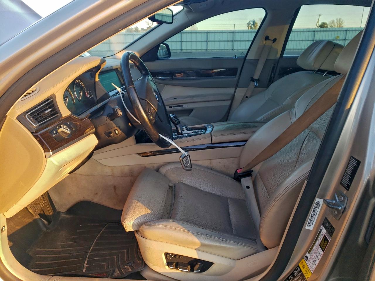 2011 Bmw 750 Xi Silver vin: WBAKC6C55BC394524